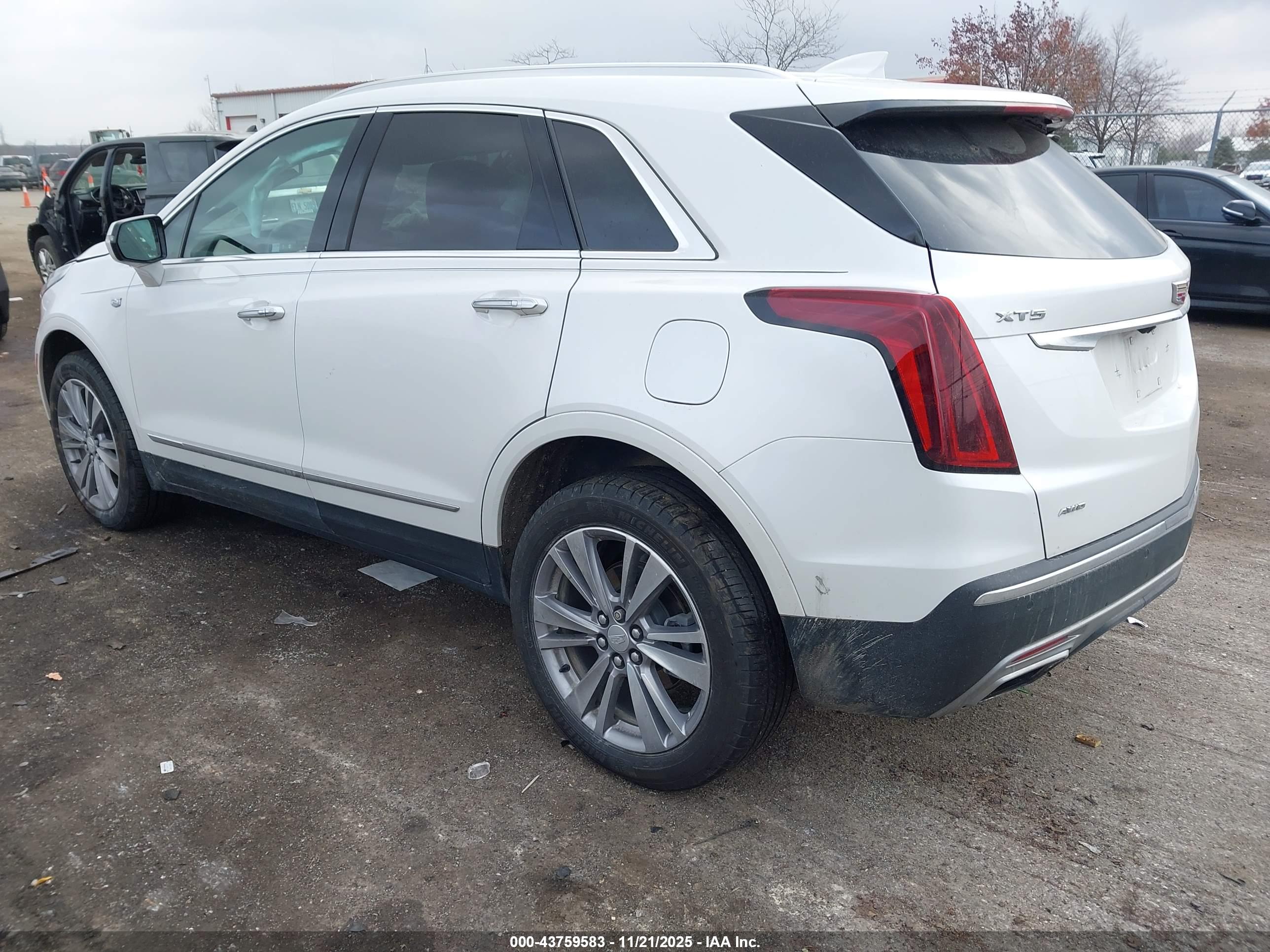 CADILLAC XT5 image 3