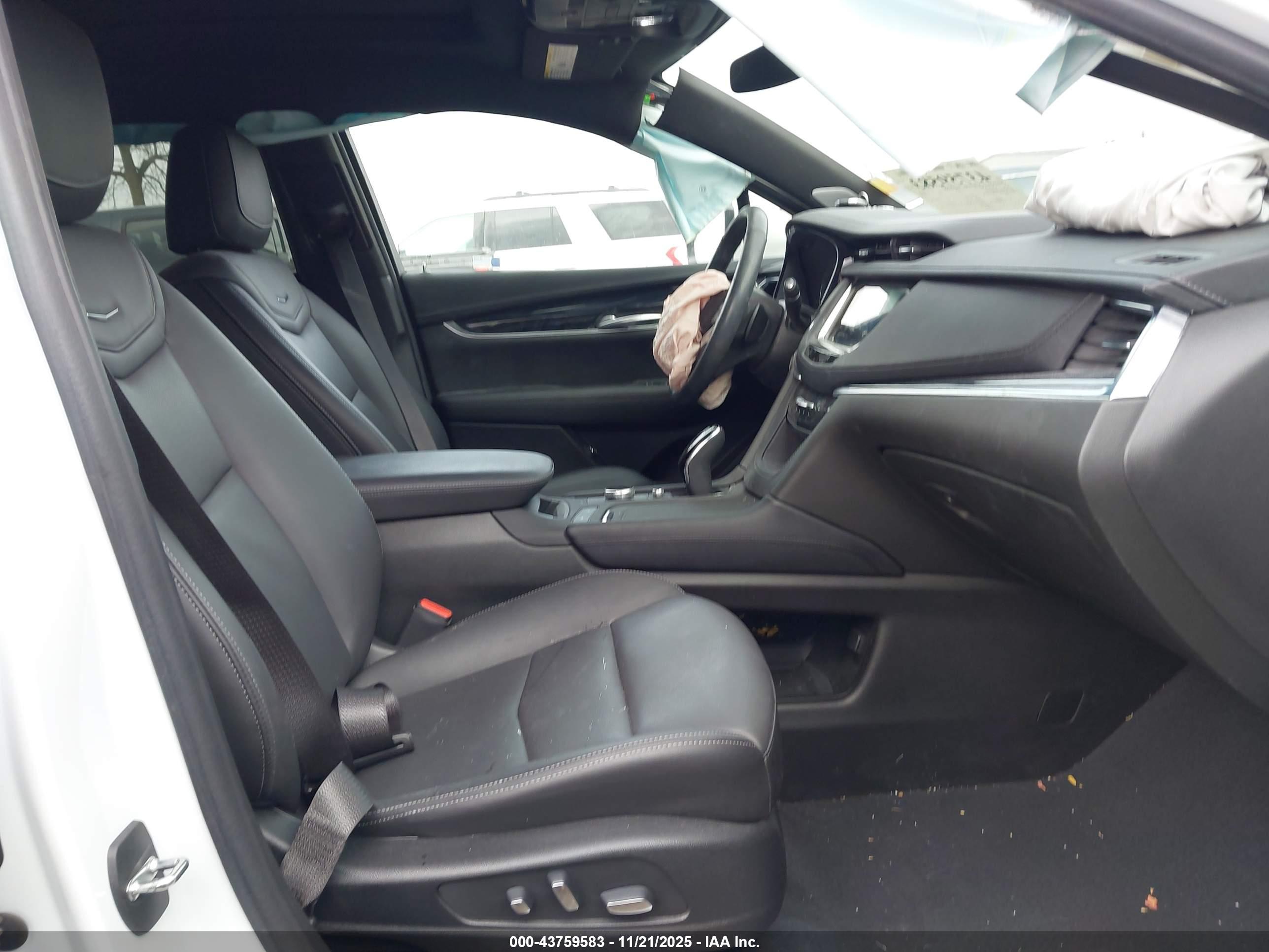 CADILLAC XT5 image 5