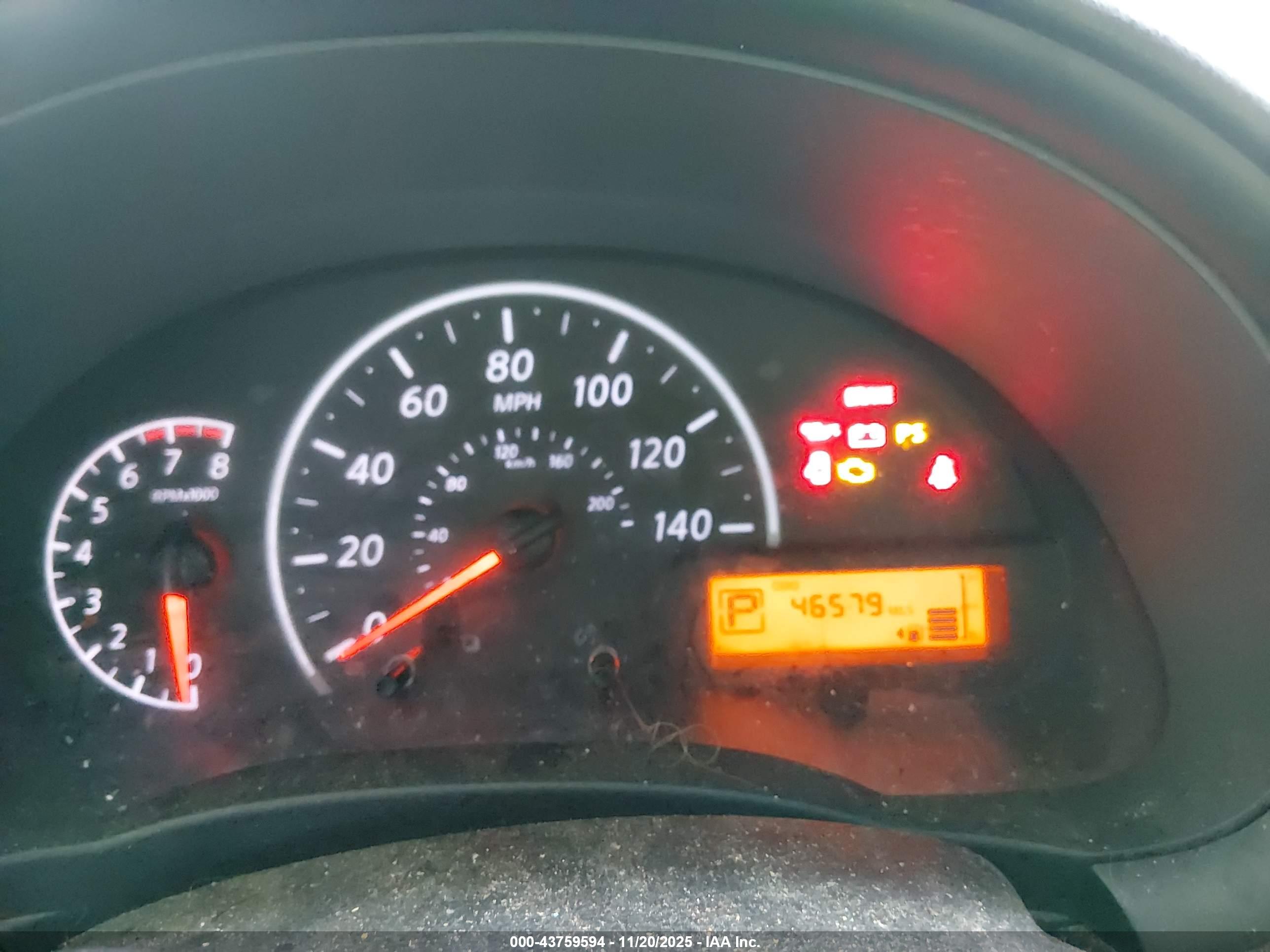 NISSAN VERSA image 7