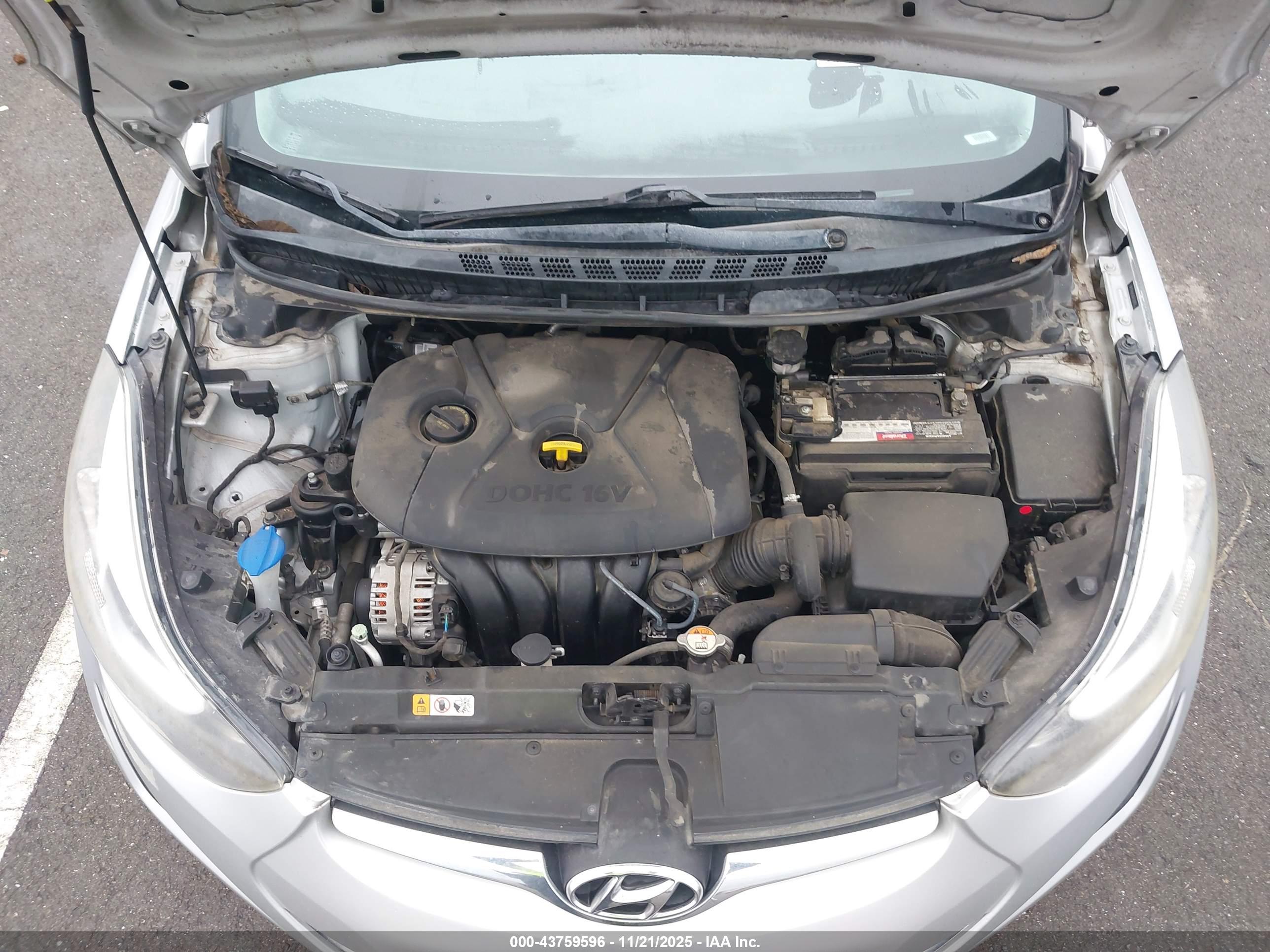 HYUNDAI ELANTRA image 10