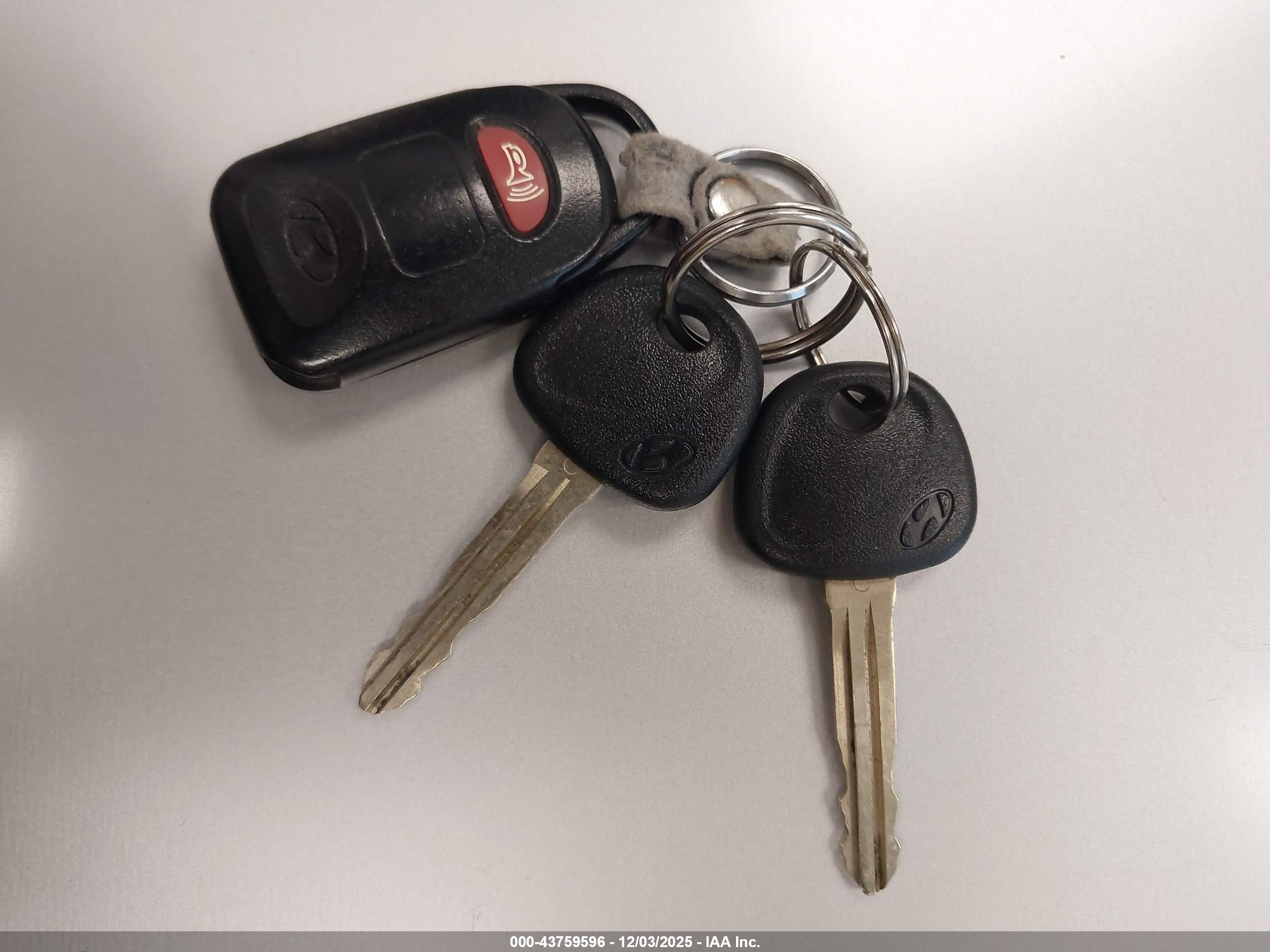 HYUNDAI ELANTRA image 11