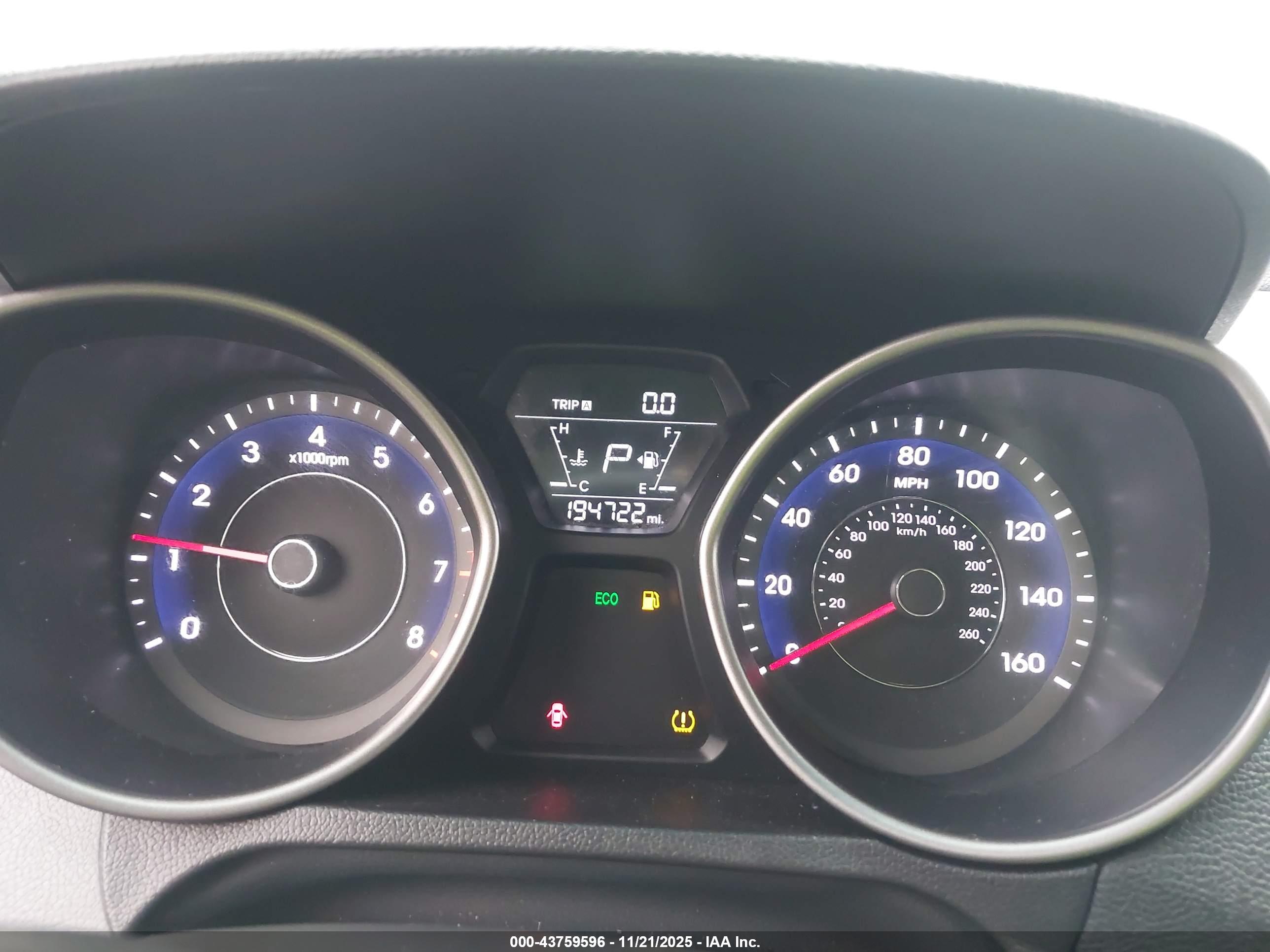 HYUNDAI ELANTRA image 7