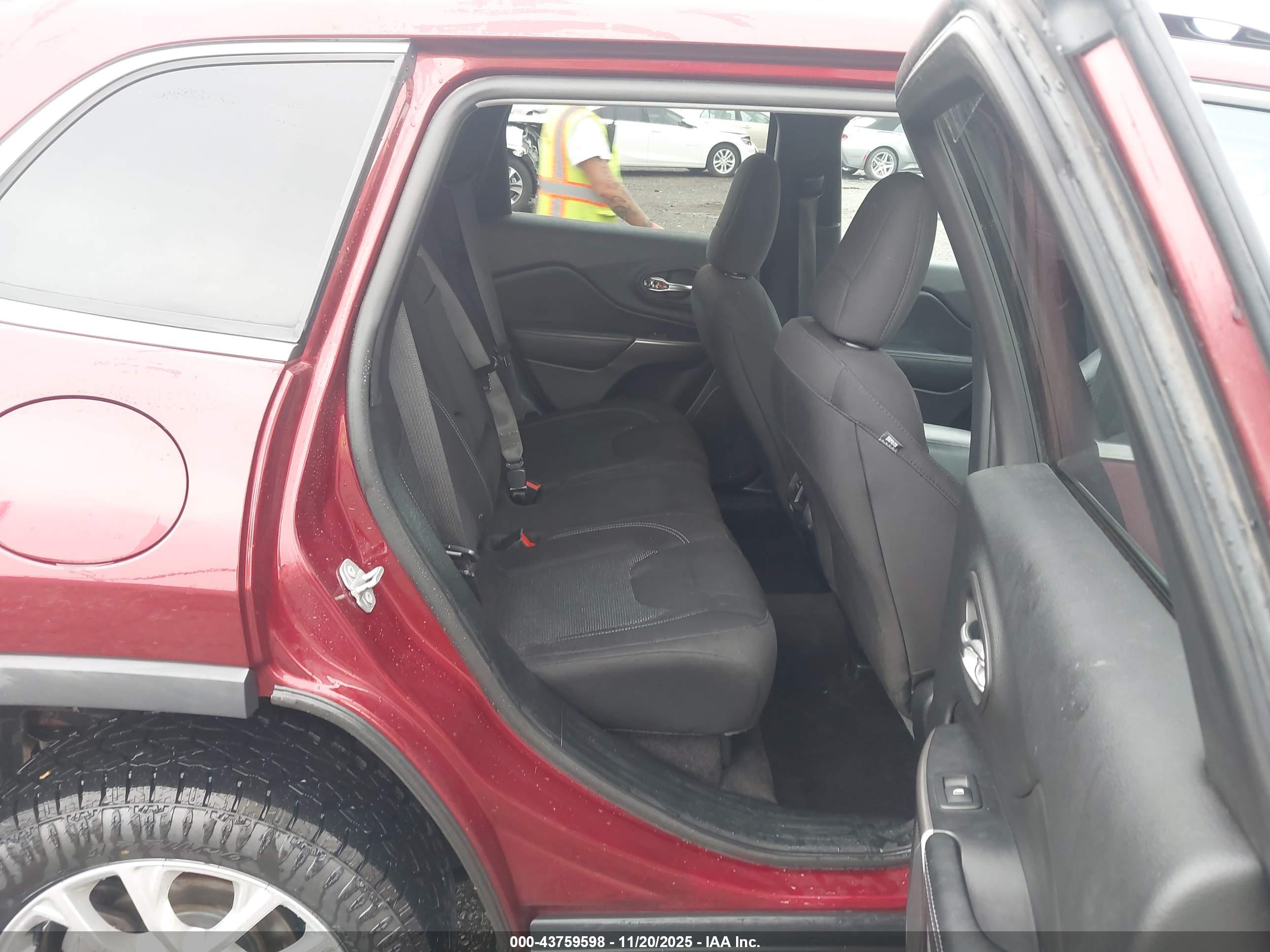 JEEP CHEROKEE image 8