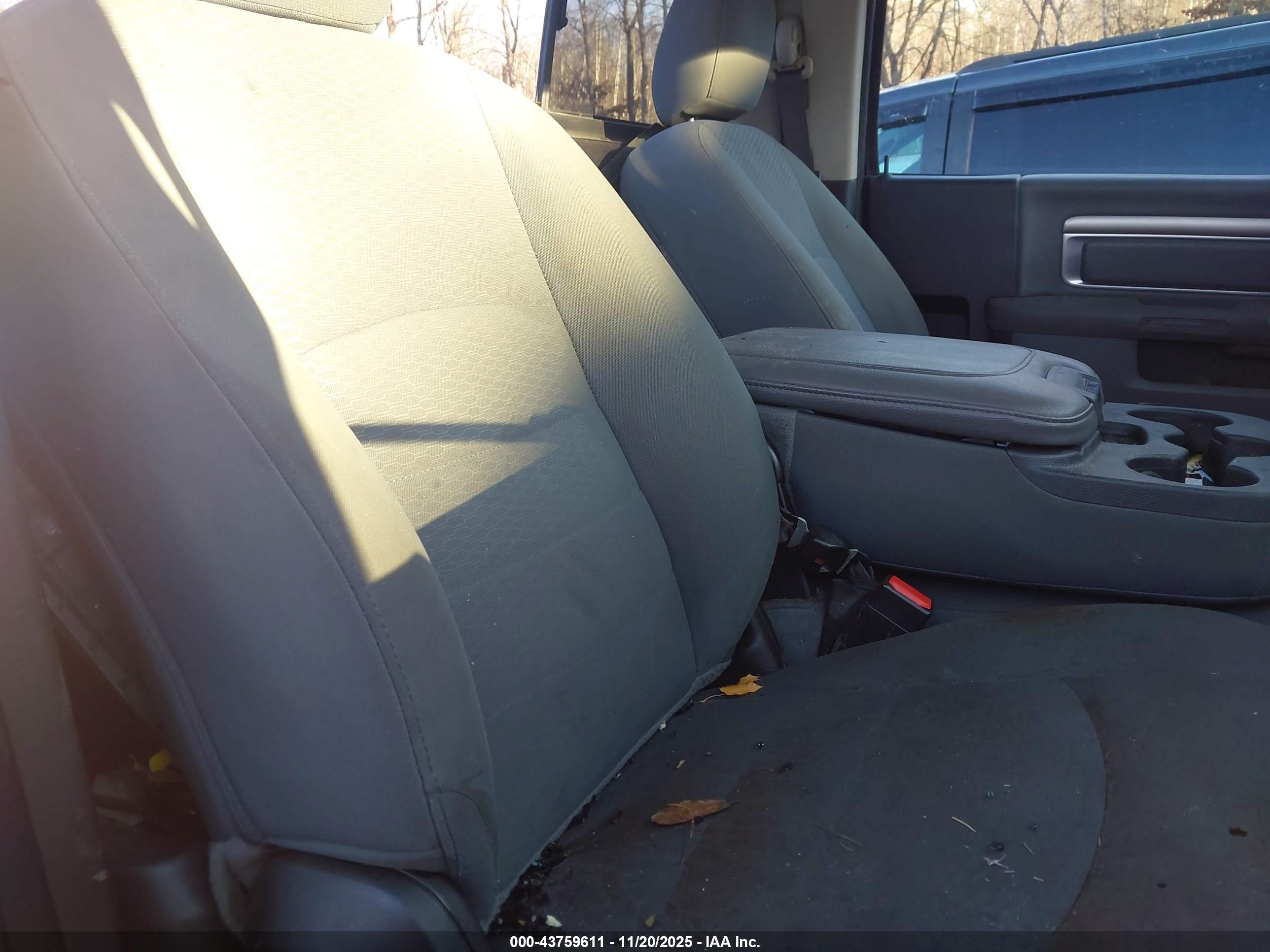 RAM 2500 image 8