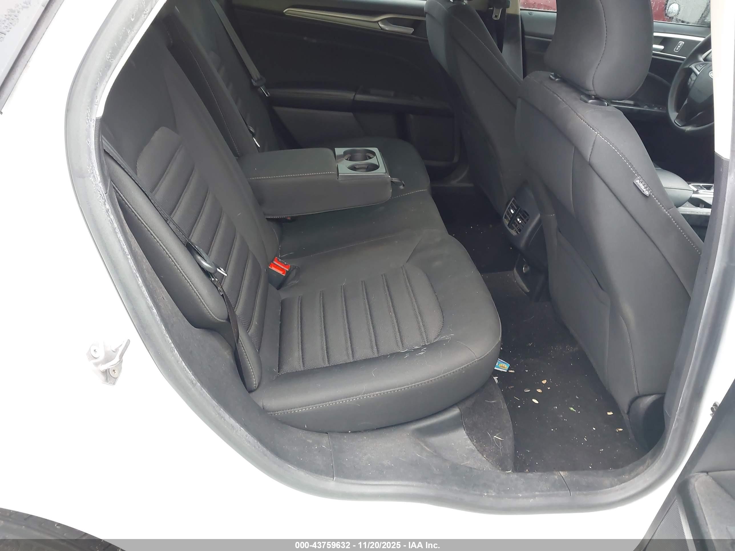 FORD FUSION image 8