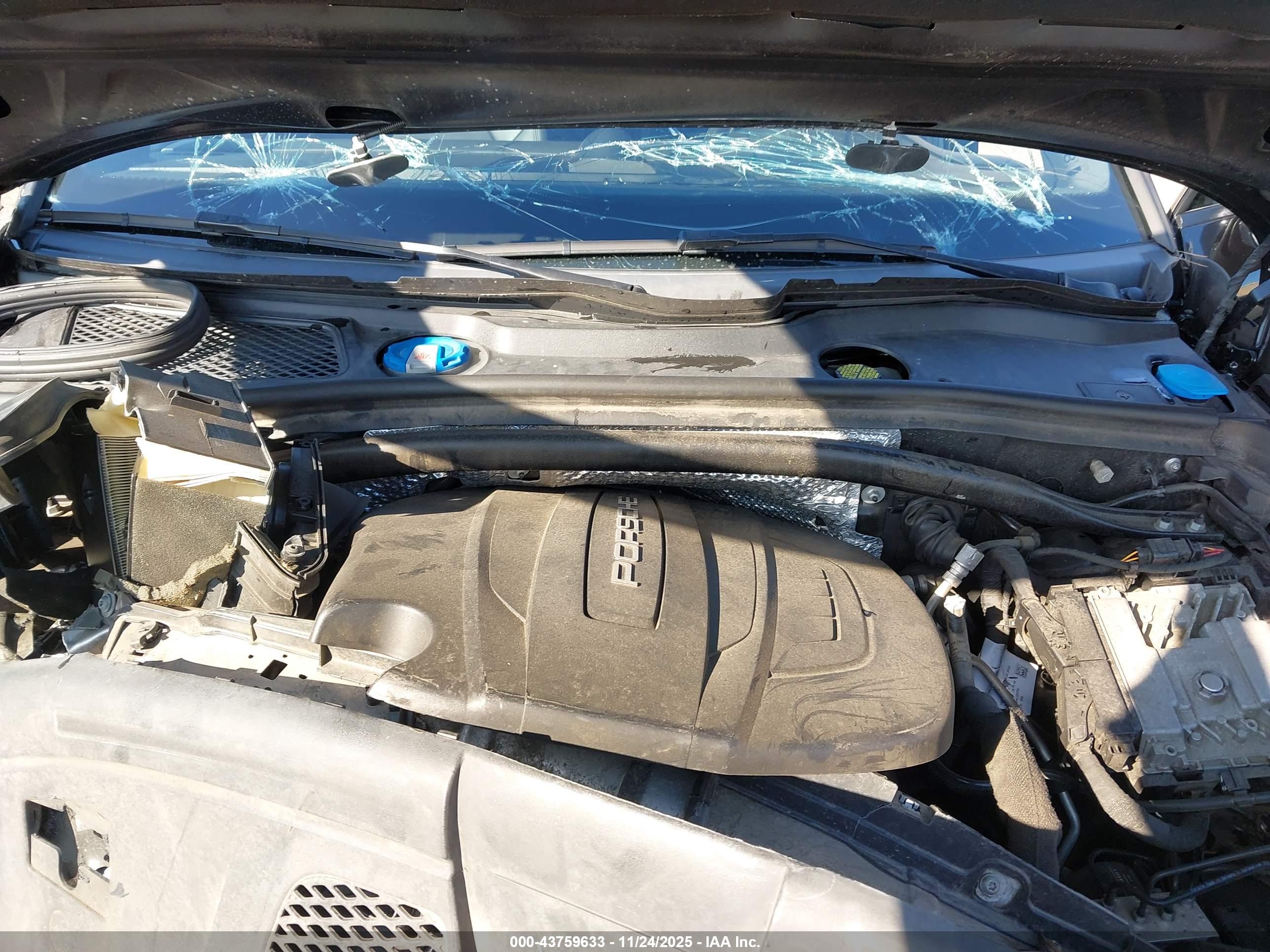 PORSCHE MACAN image 10