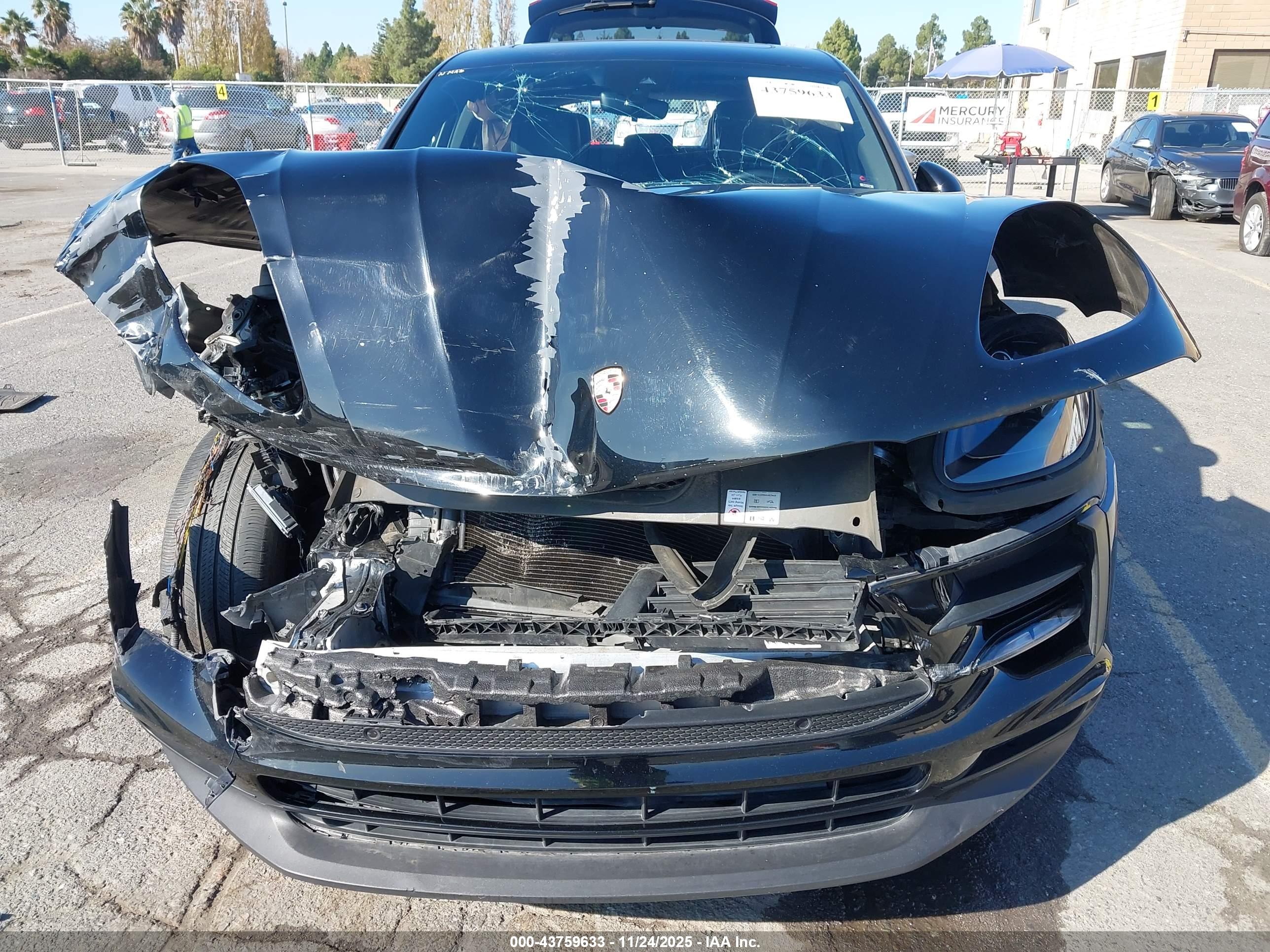 PORSCHE MACAN image 6