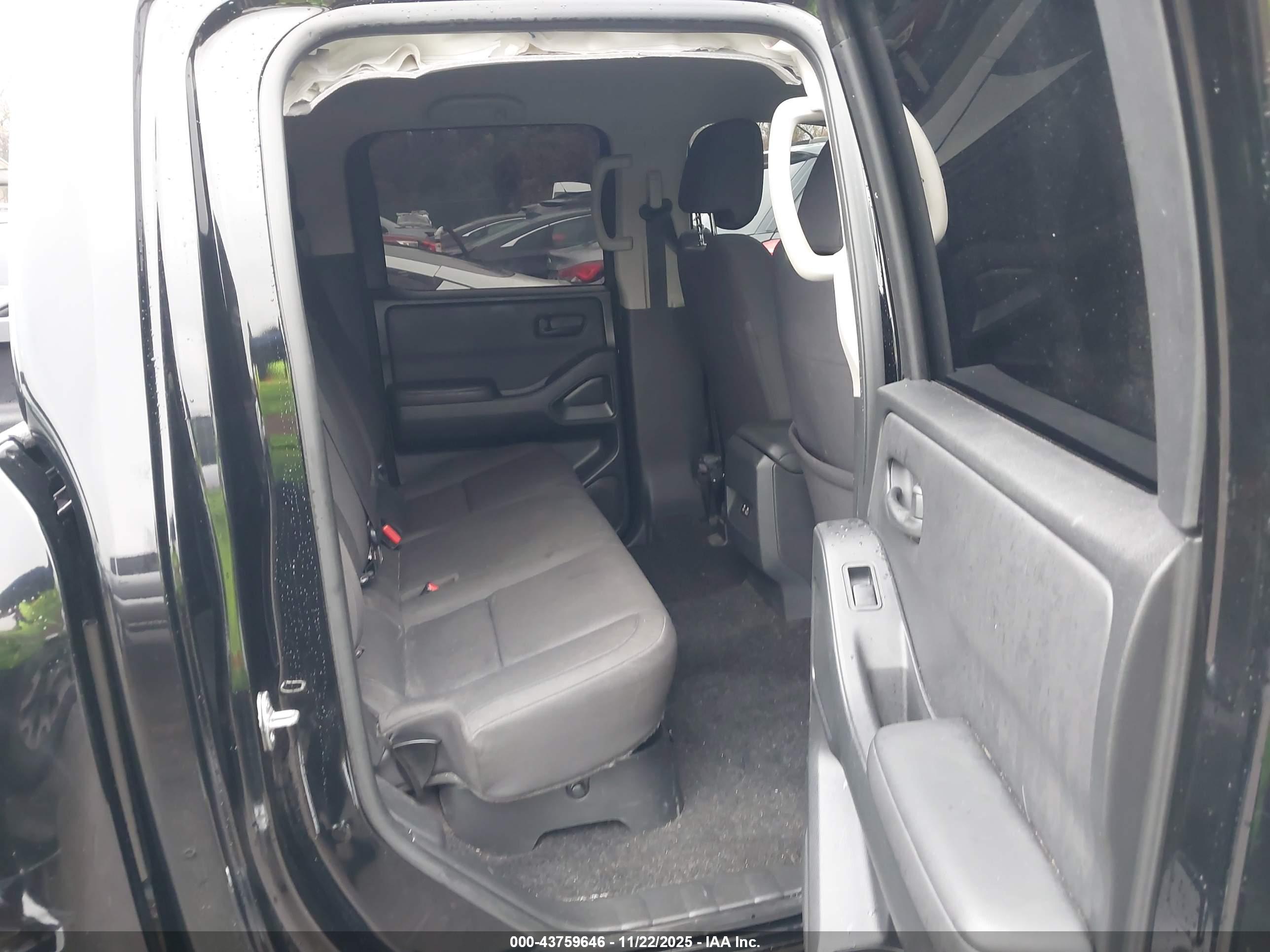 NISSAN FRONTIER image 8