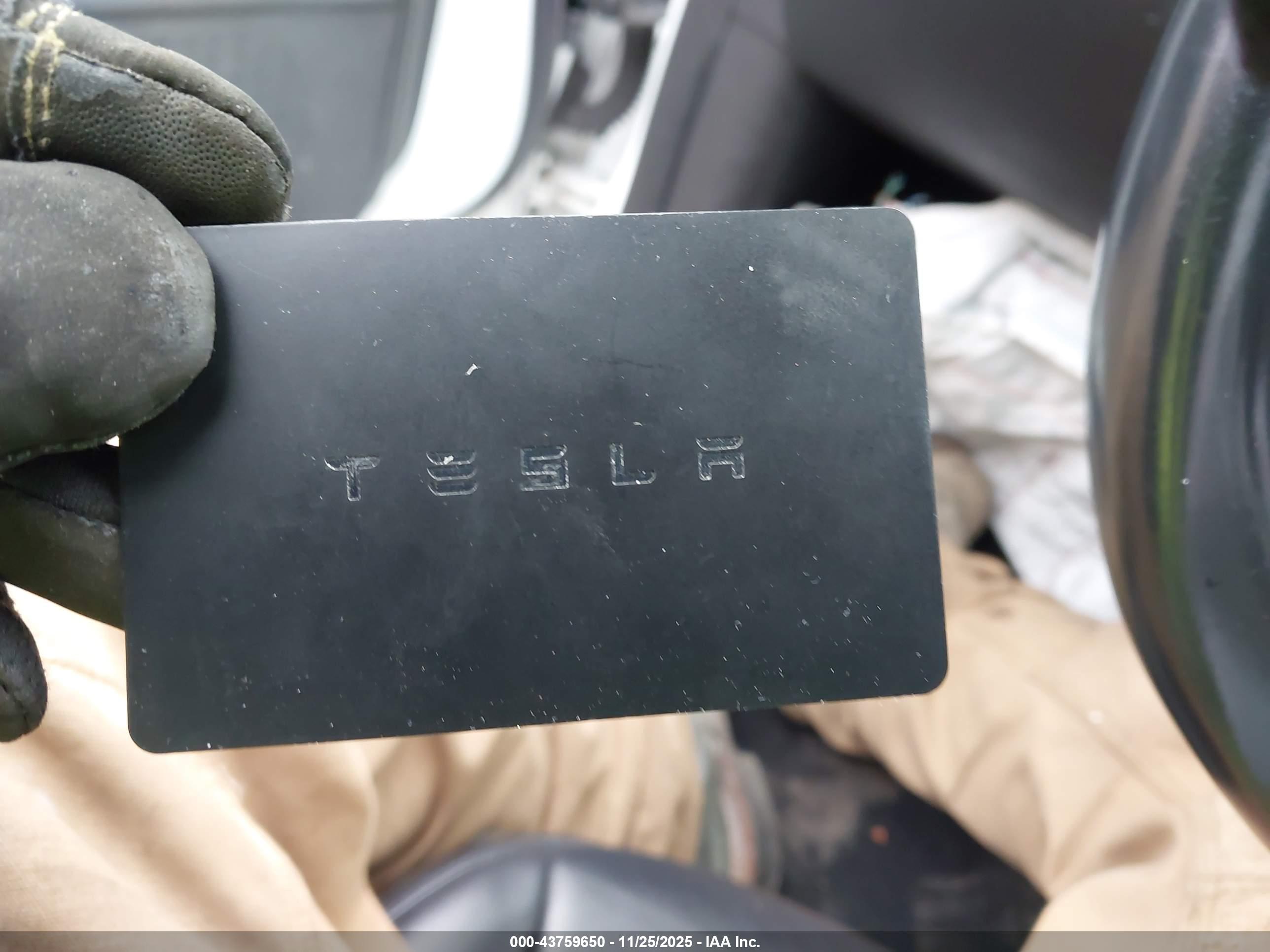 TESLA MODEL image 11