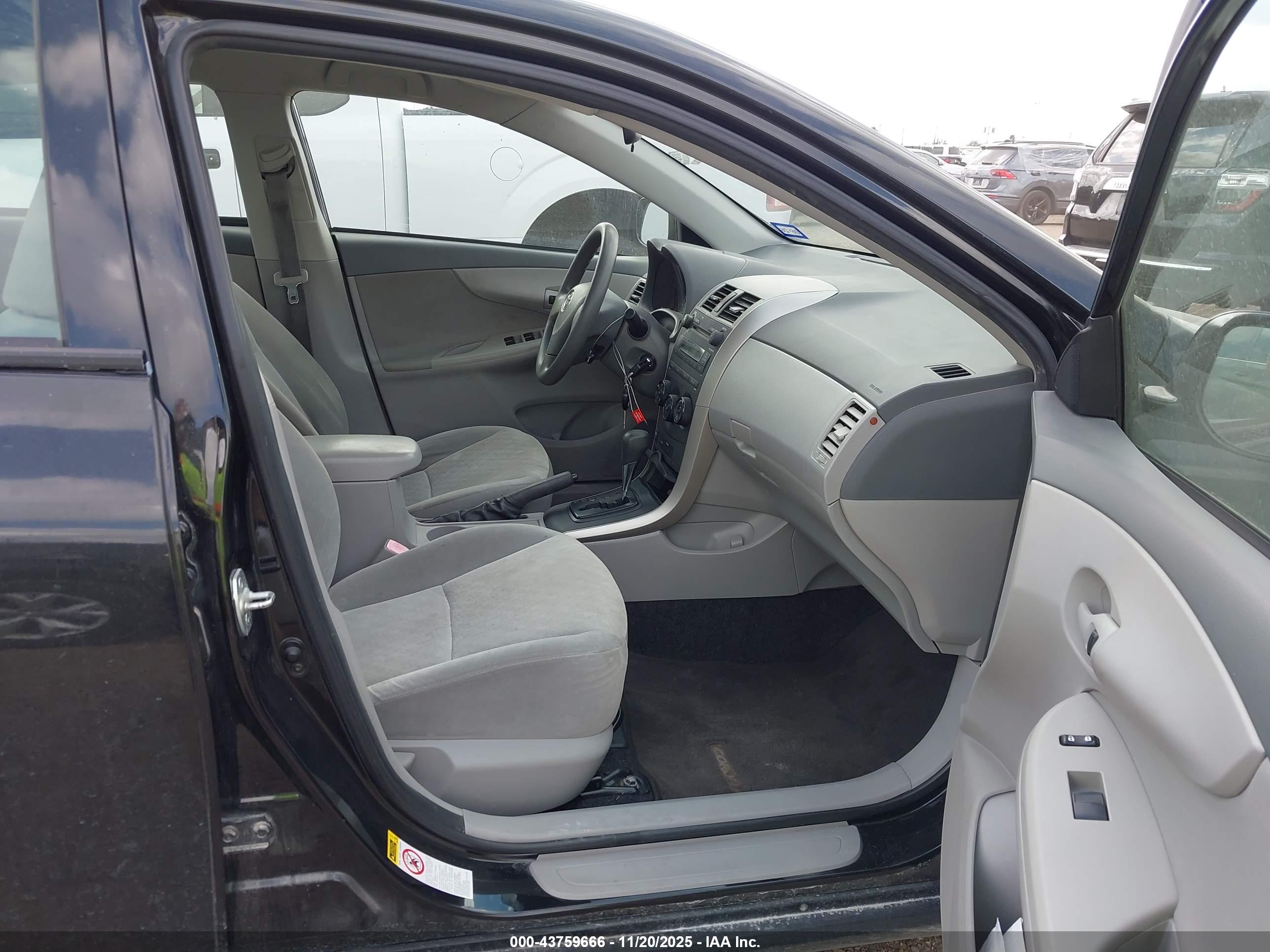 TOYOTA COROLLA image 5