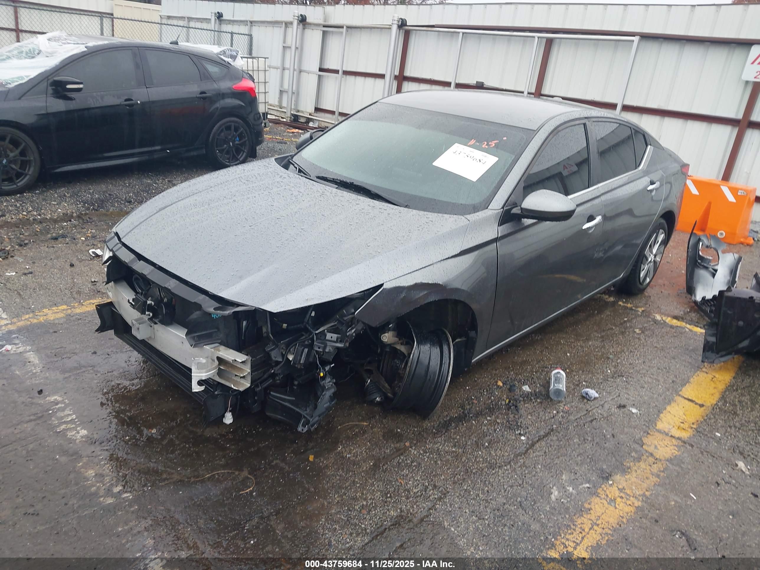 NISSAN ALTIMA image 2