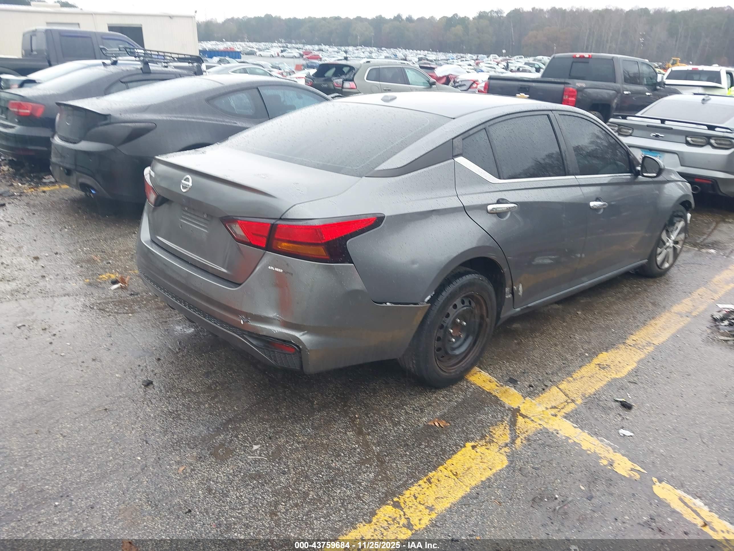 NISSAN ALTIMA image 4