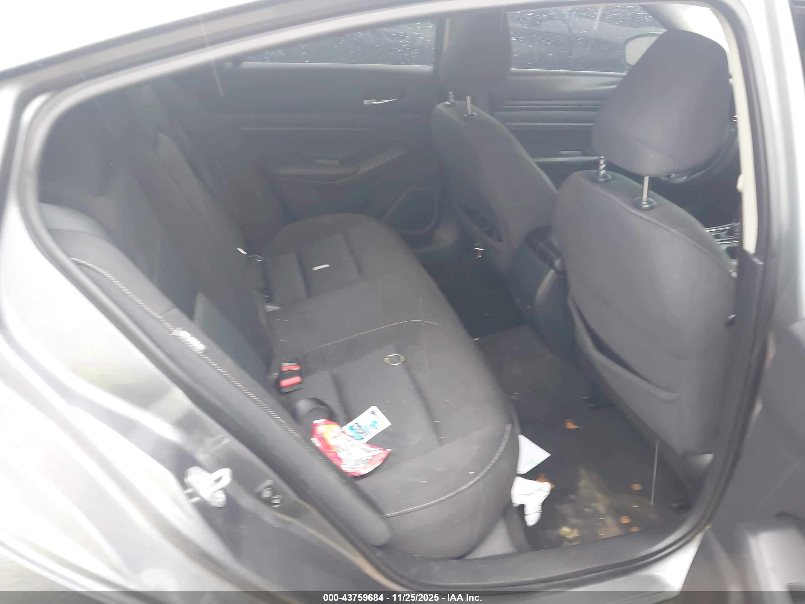 NISSAN ALTIMA image 8