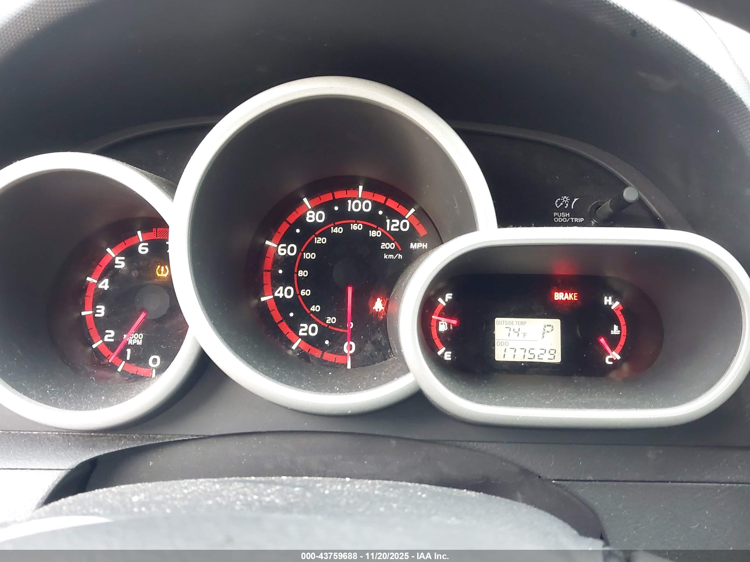 TOYOTA MATRIX image 7