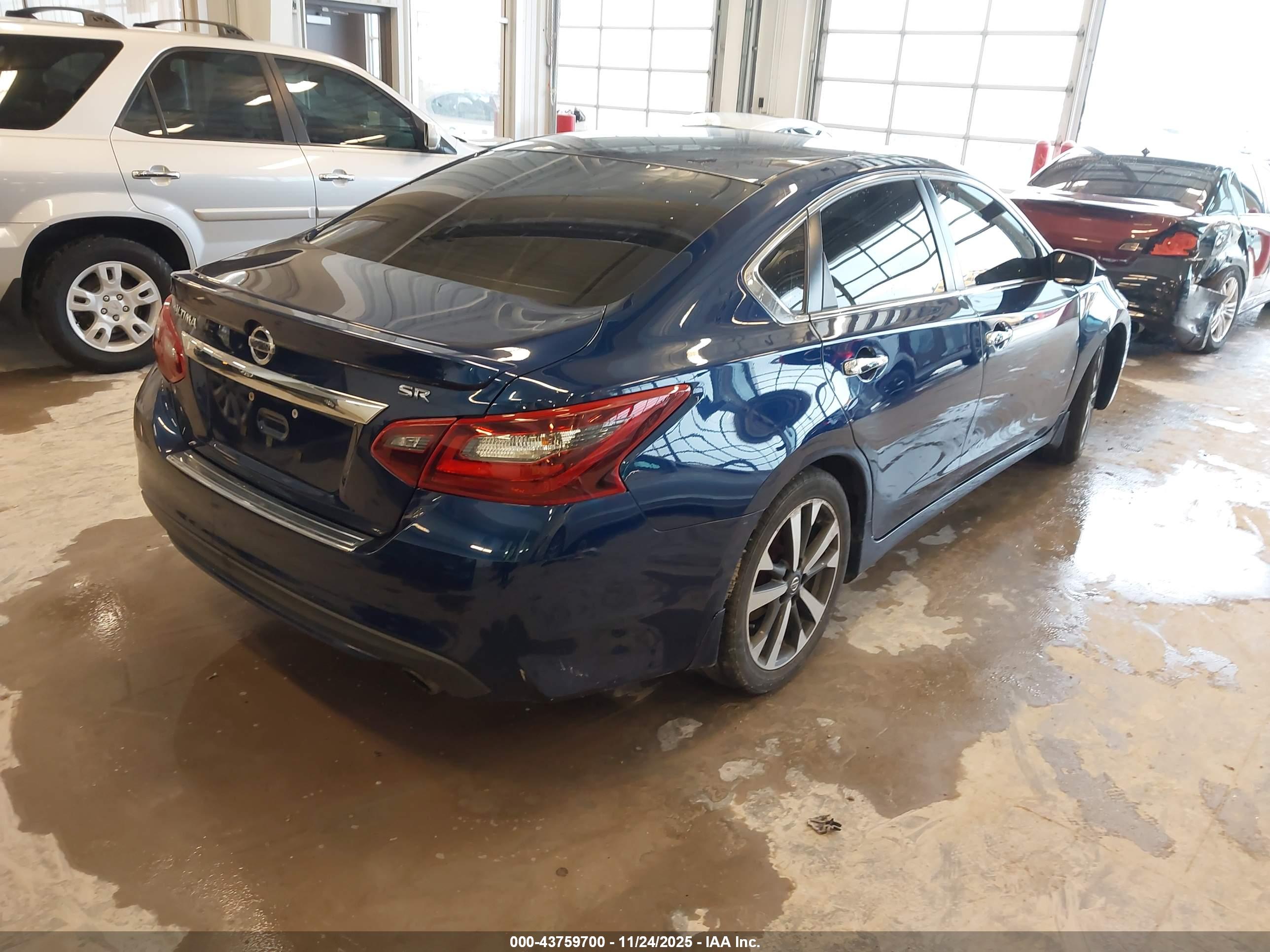 NISSAN ALTIMA image 4