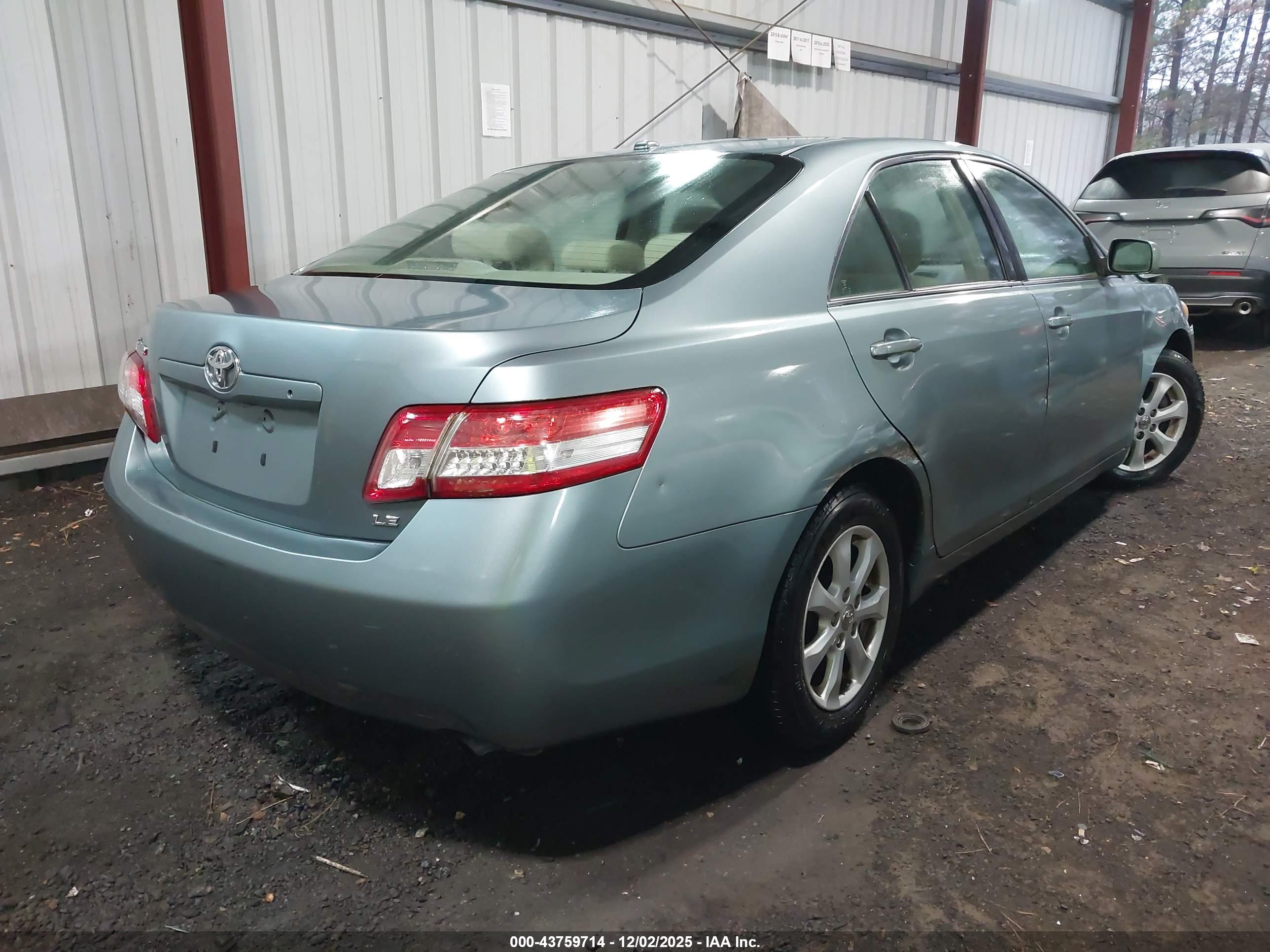 TOYOTA CAMRY image 4