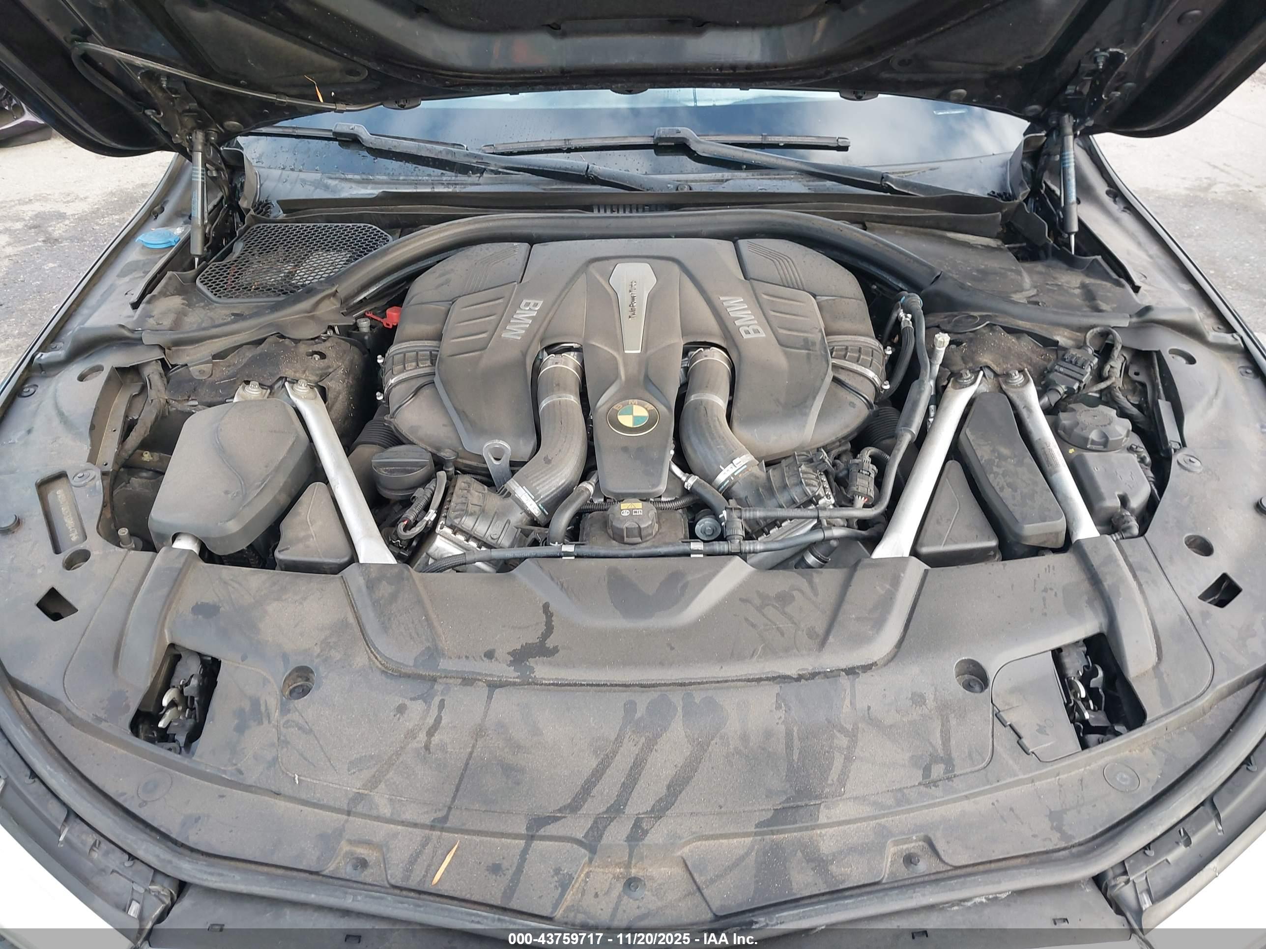 BMW 750I image 10