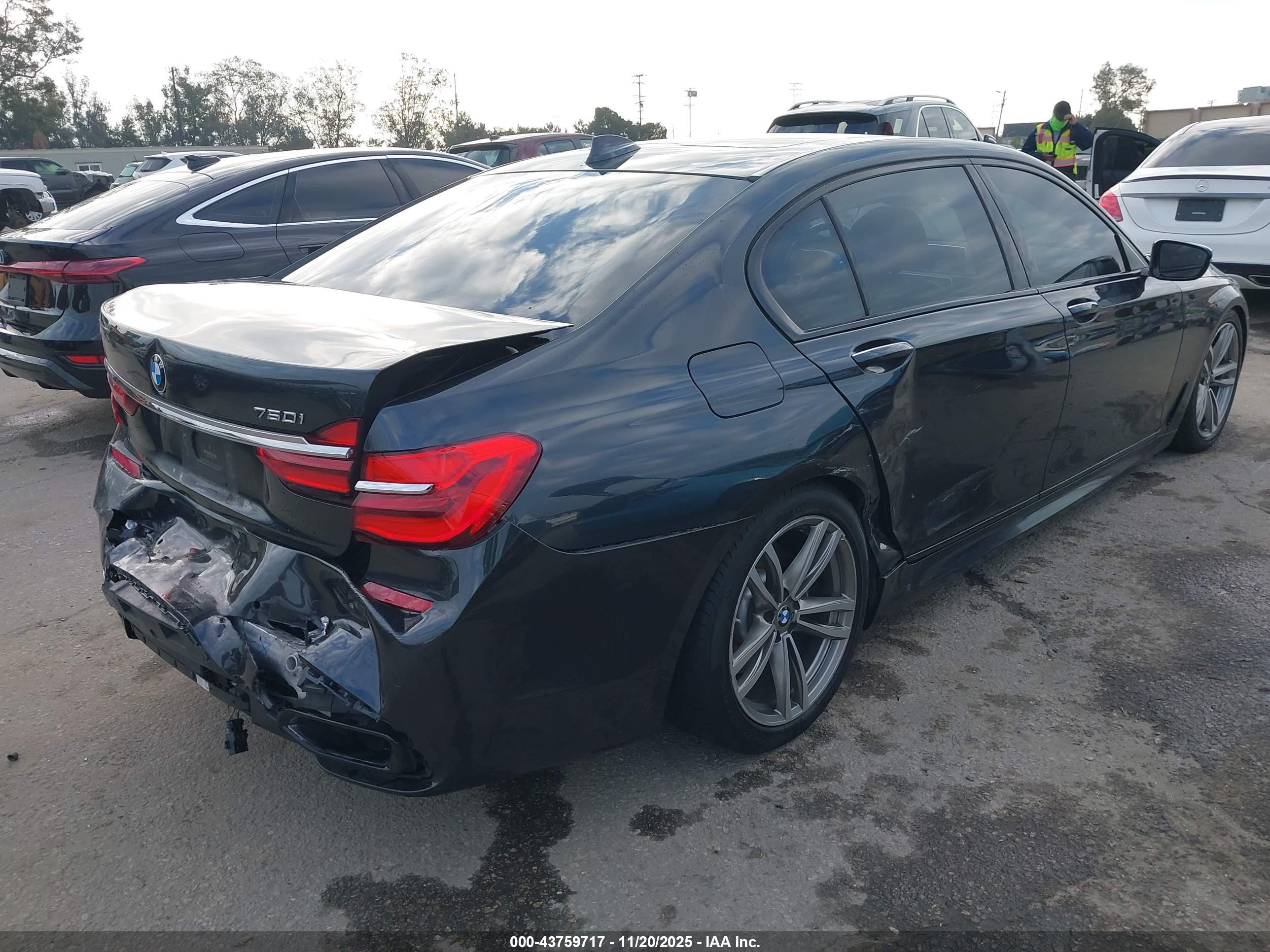 BMW 750I image 4