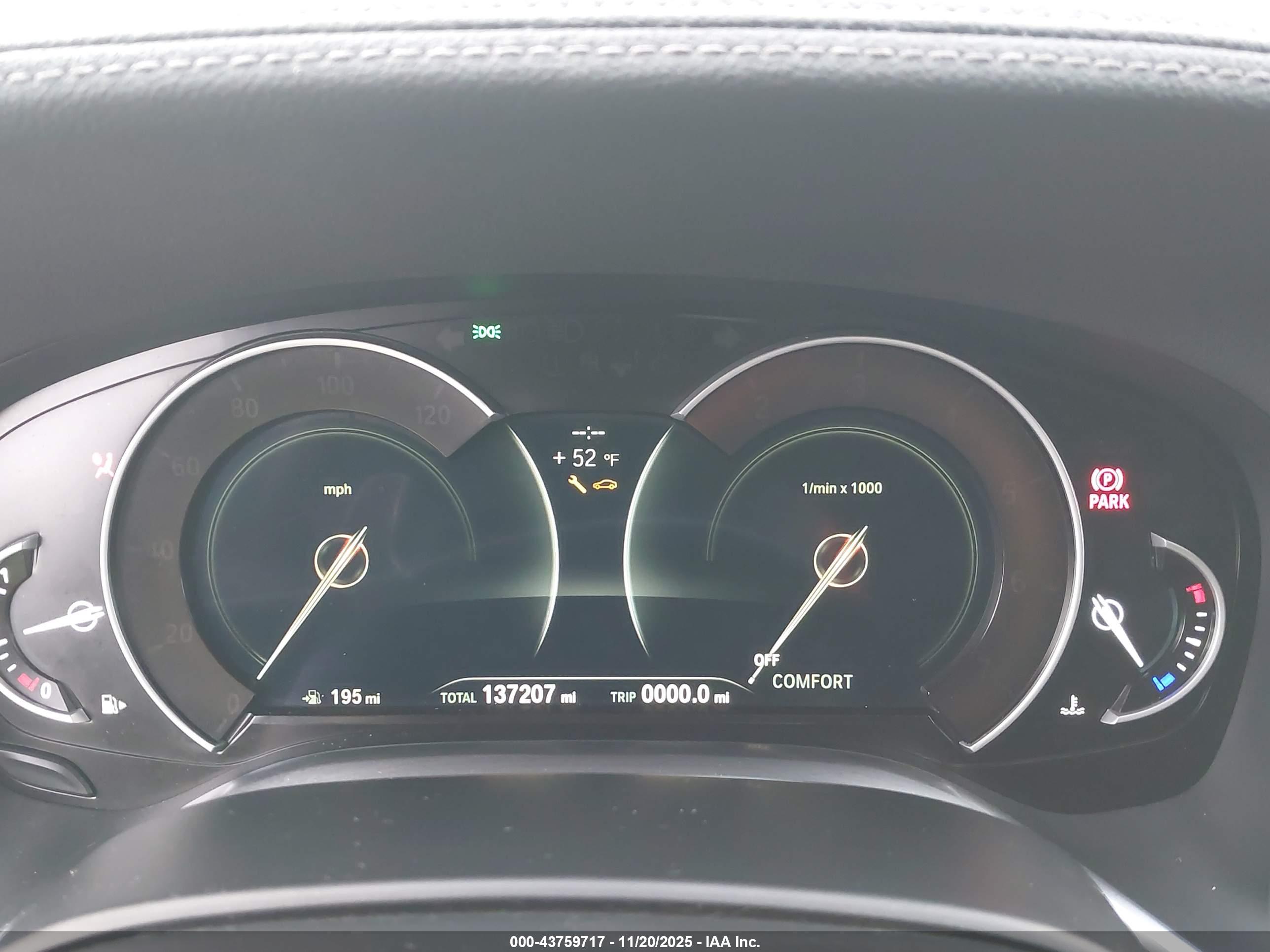 BMW 750I image 7