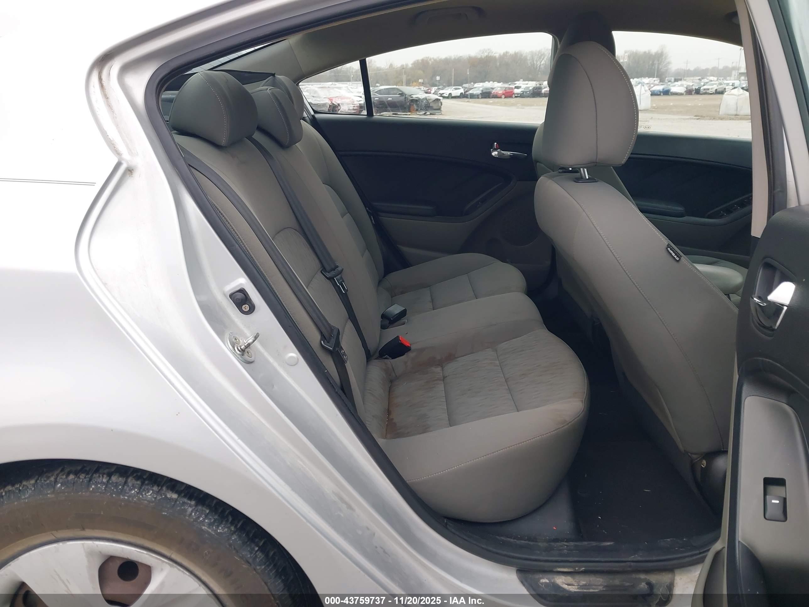 KIA FORTE image 8
