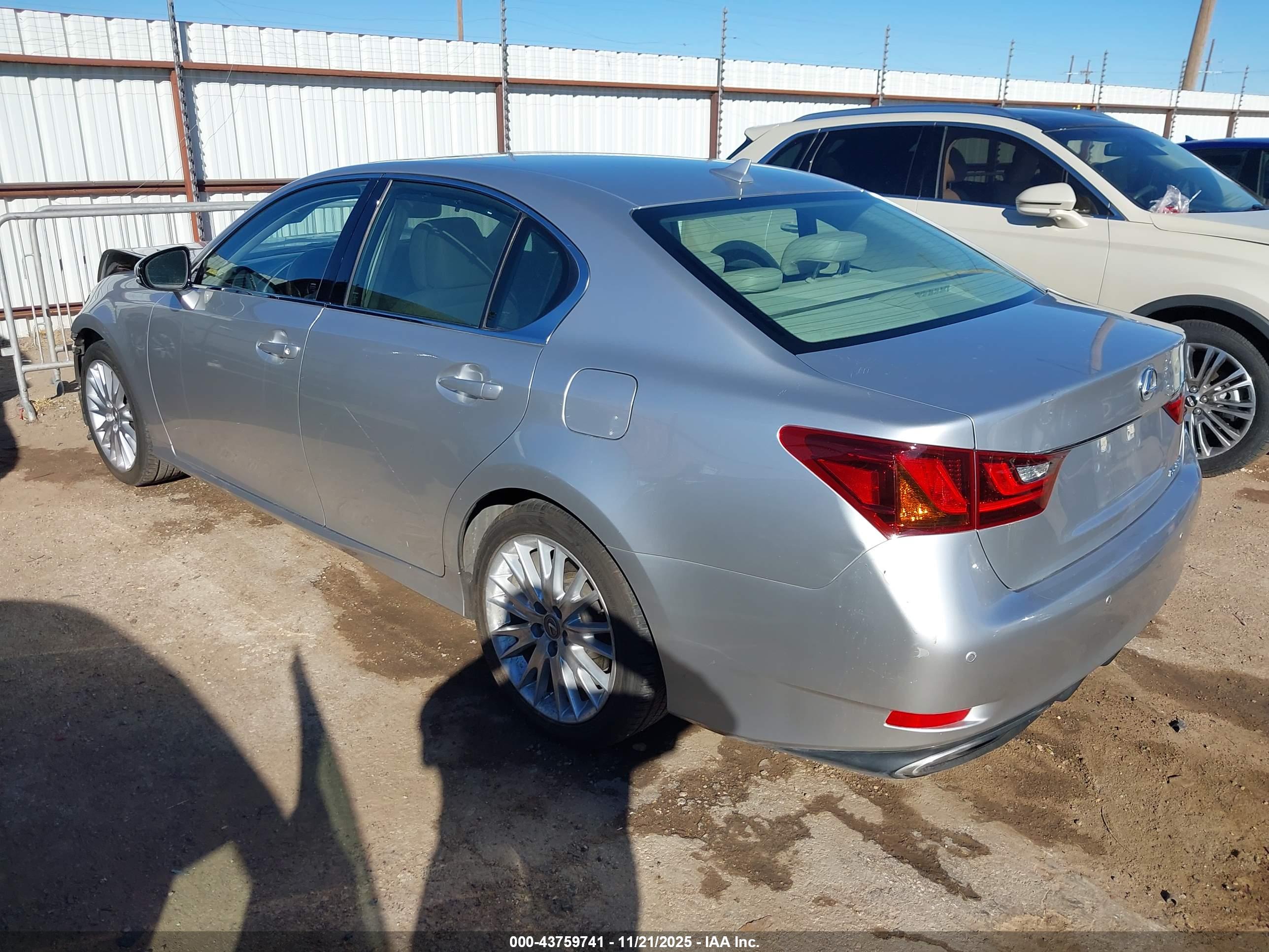 LEXUS GS image 3