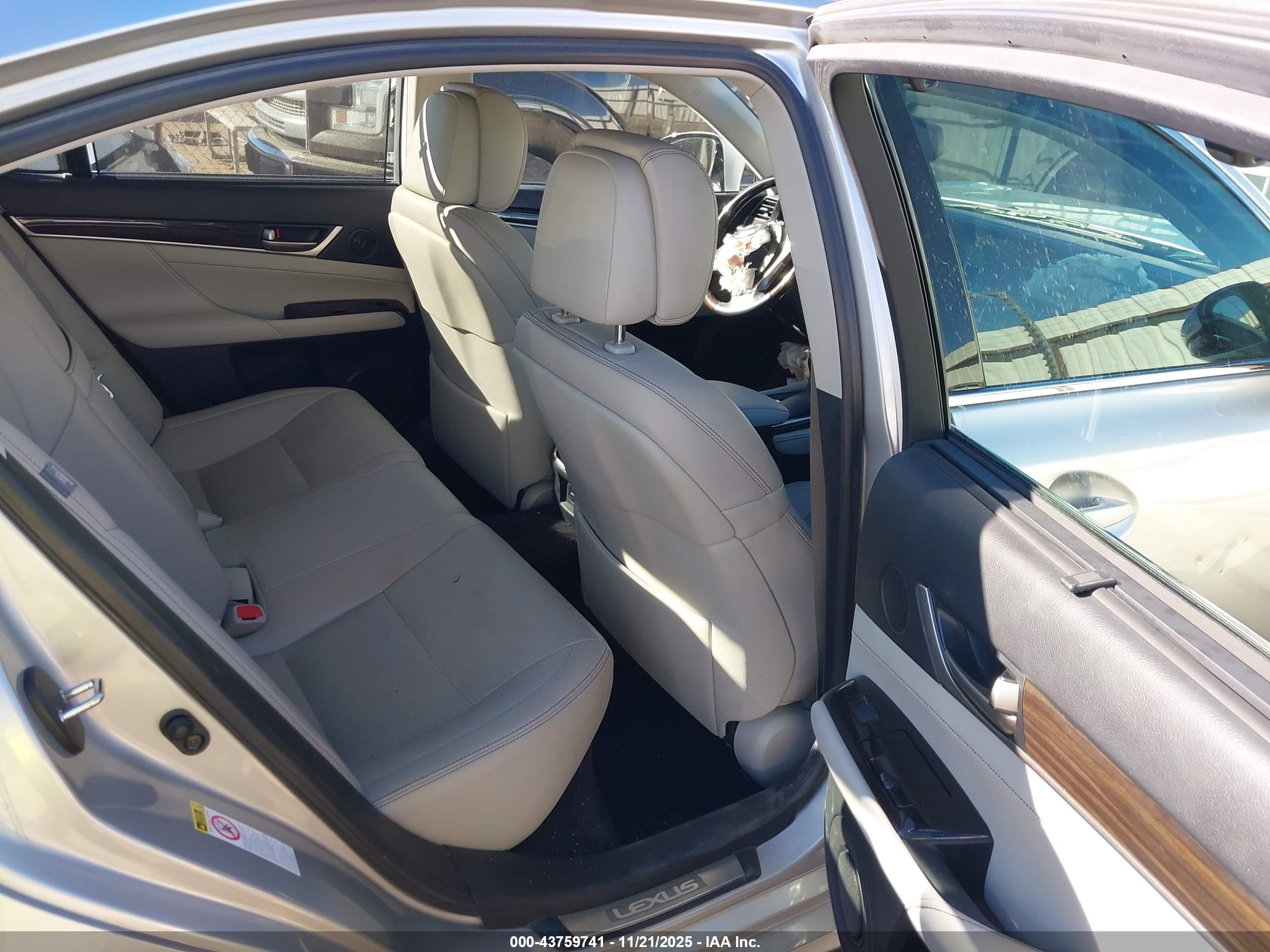 LEXUS GS image 8