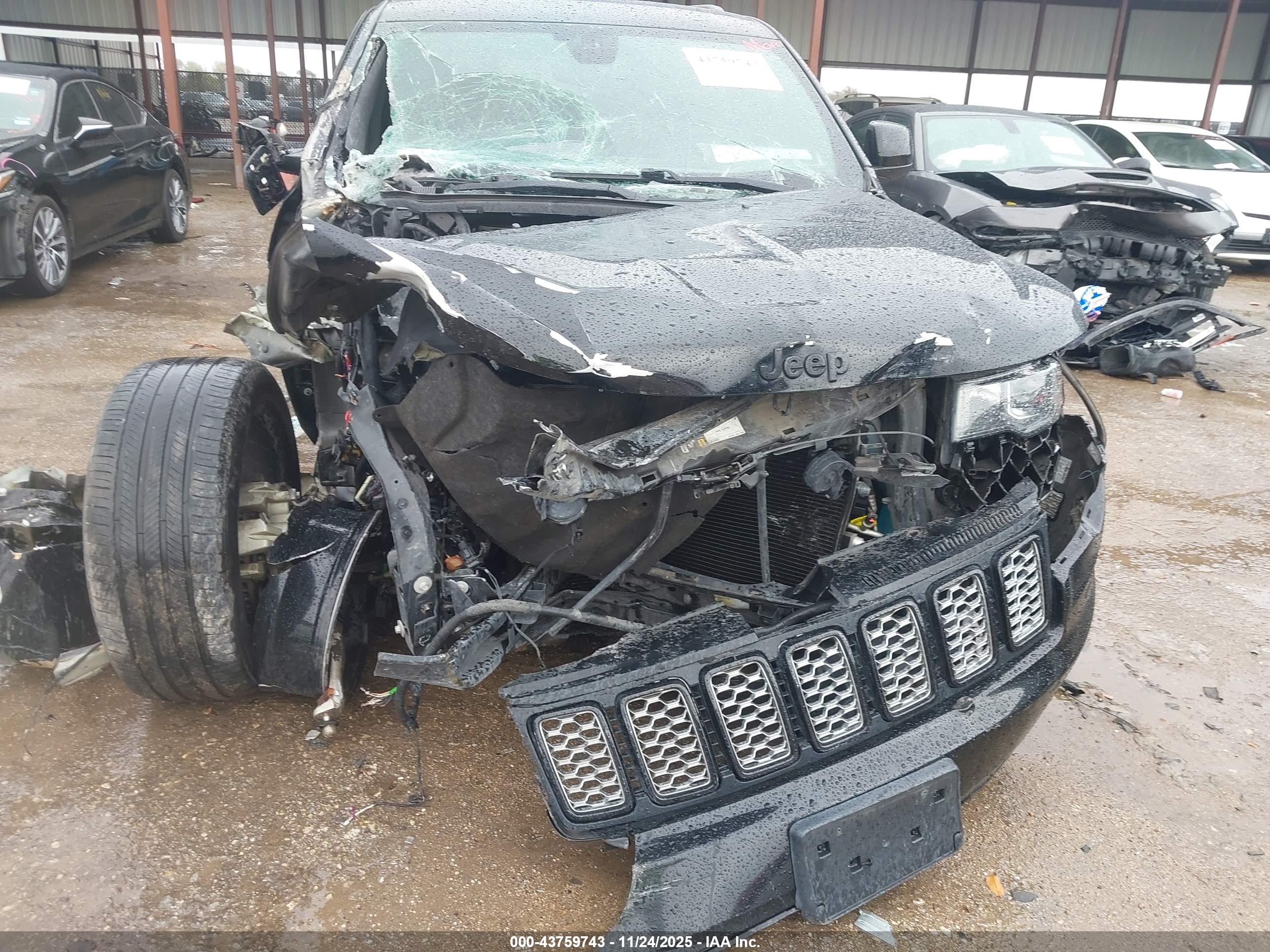 JEEP GRAND image 6