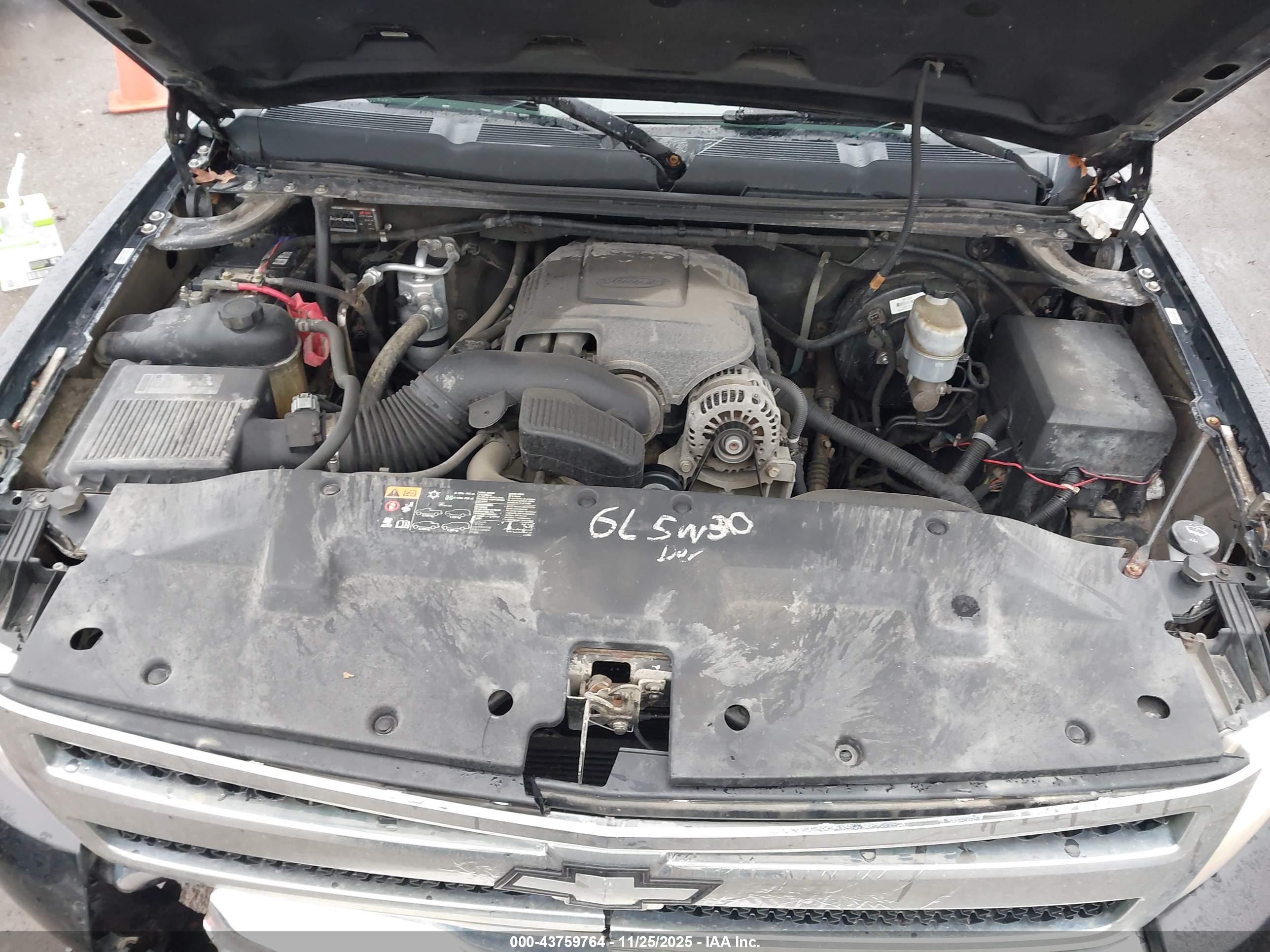 CHEVROLET SILVERADO image 10