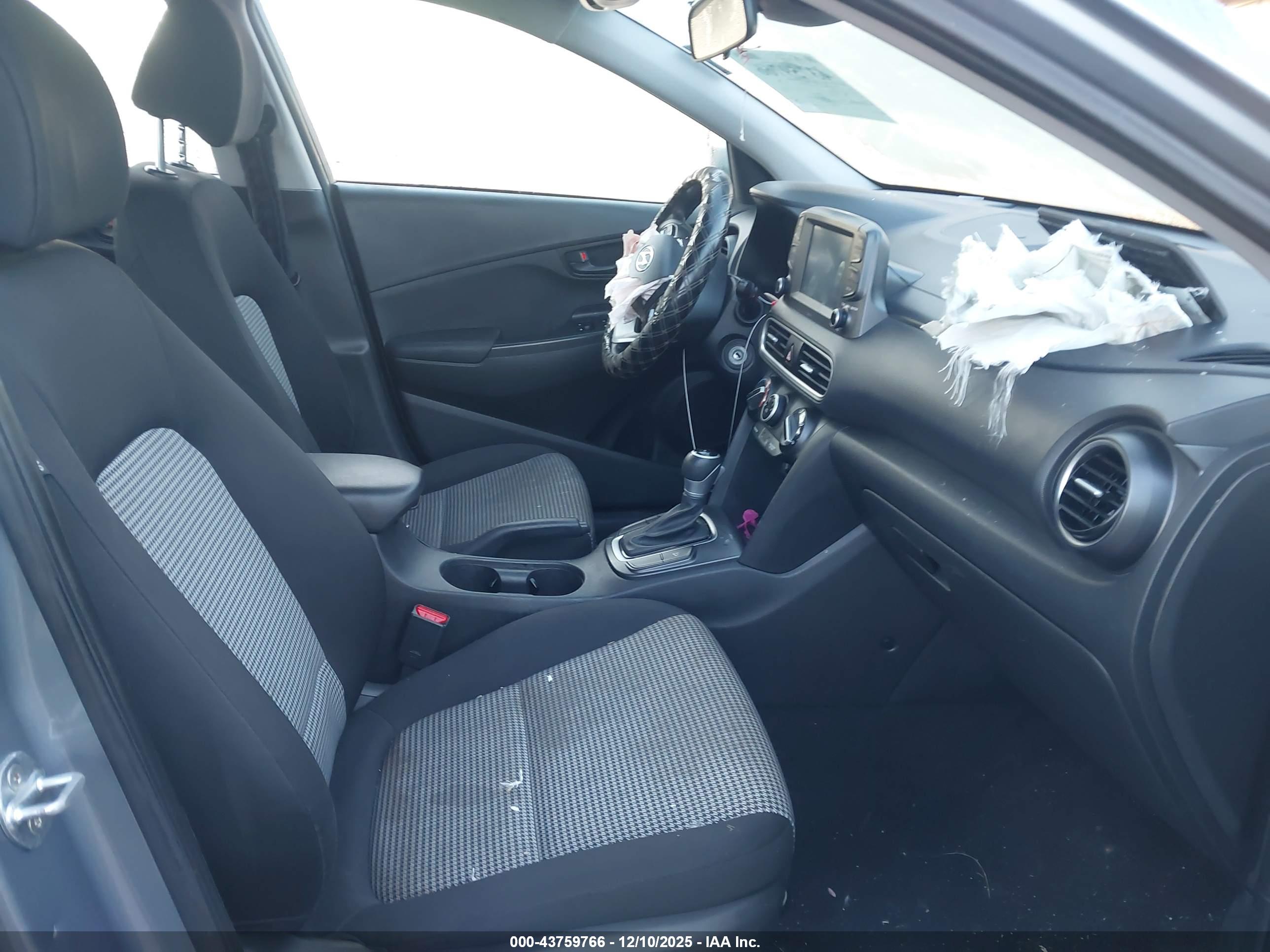 HYUNDAI KONA image 5