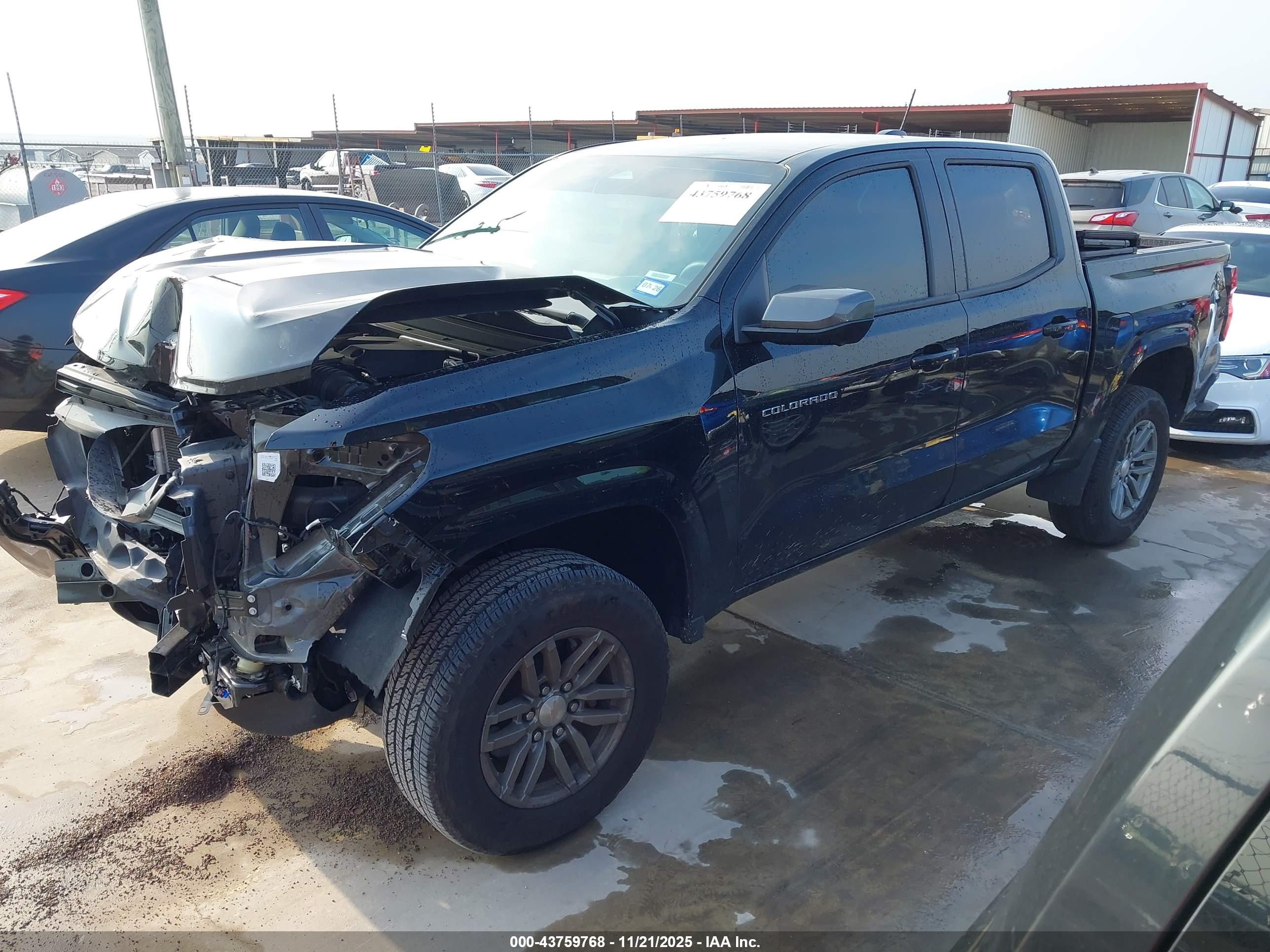 CHEVROLET COLORADO image 2