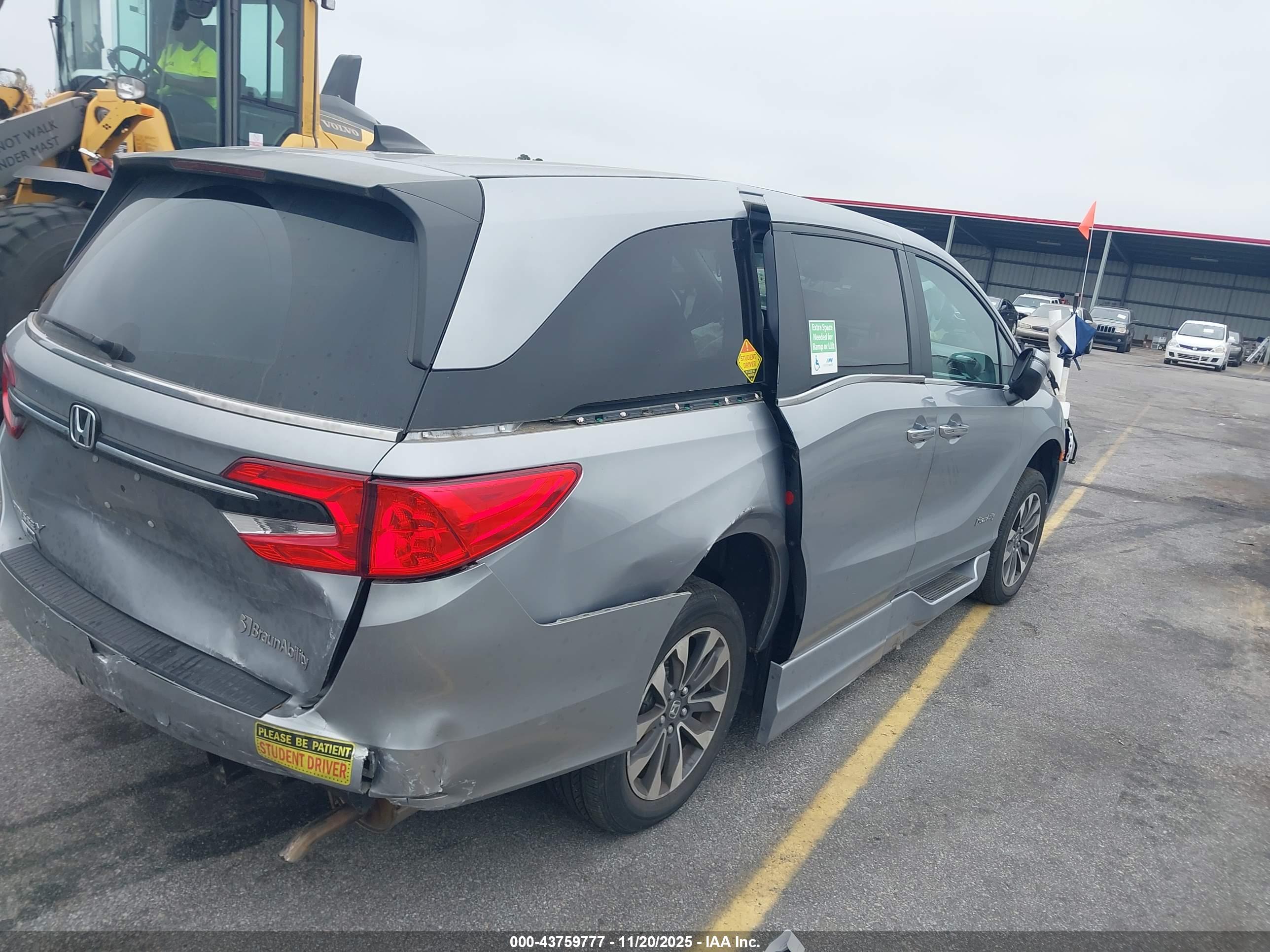HONDA ODYSSEY image 4