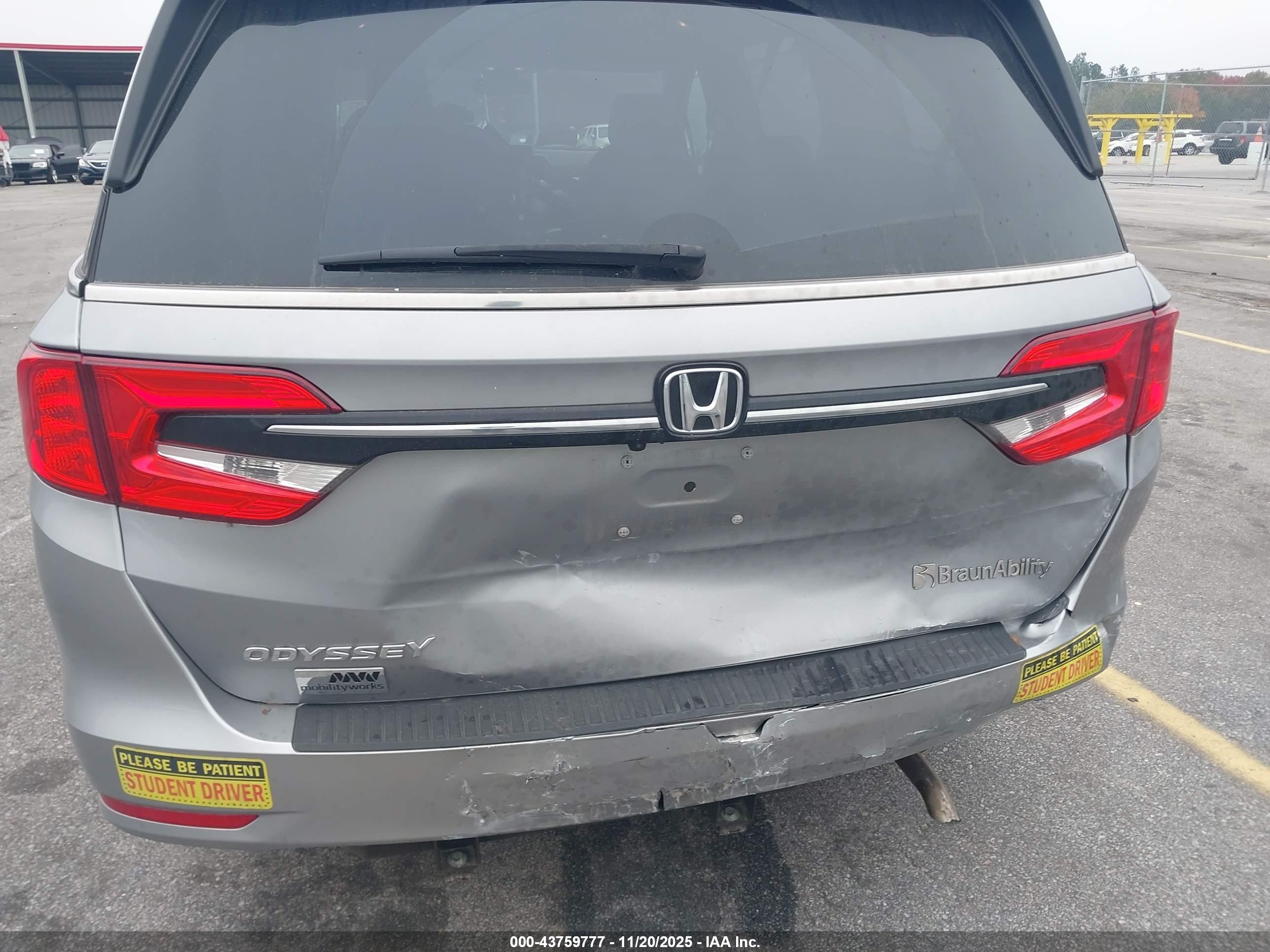 HONDA ODYSSEY image 6