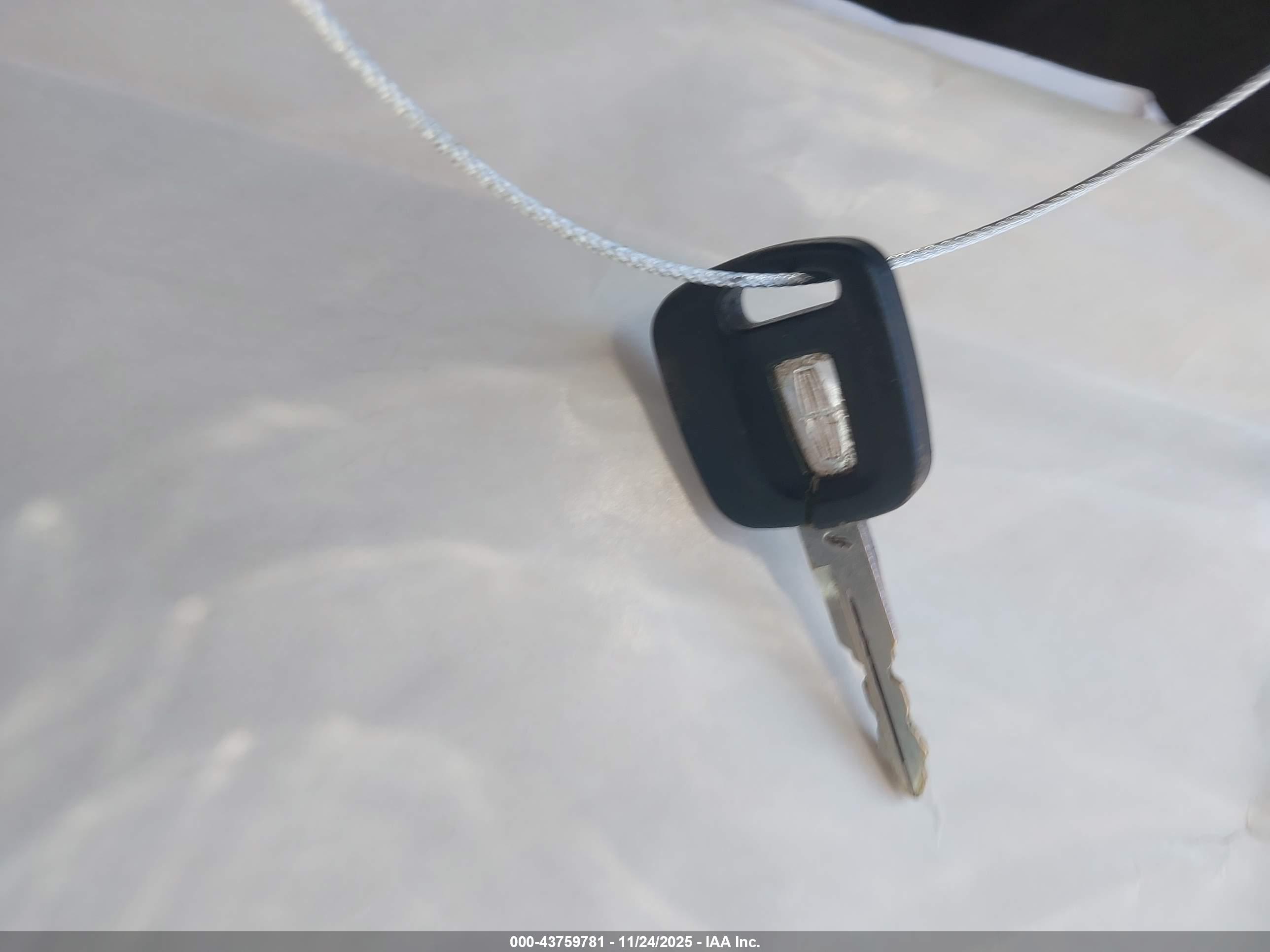 LINCOLN TOWN image 11