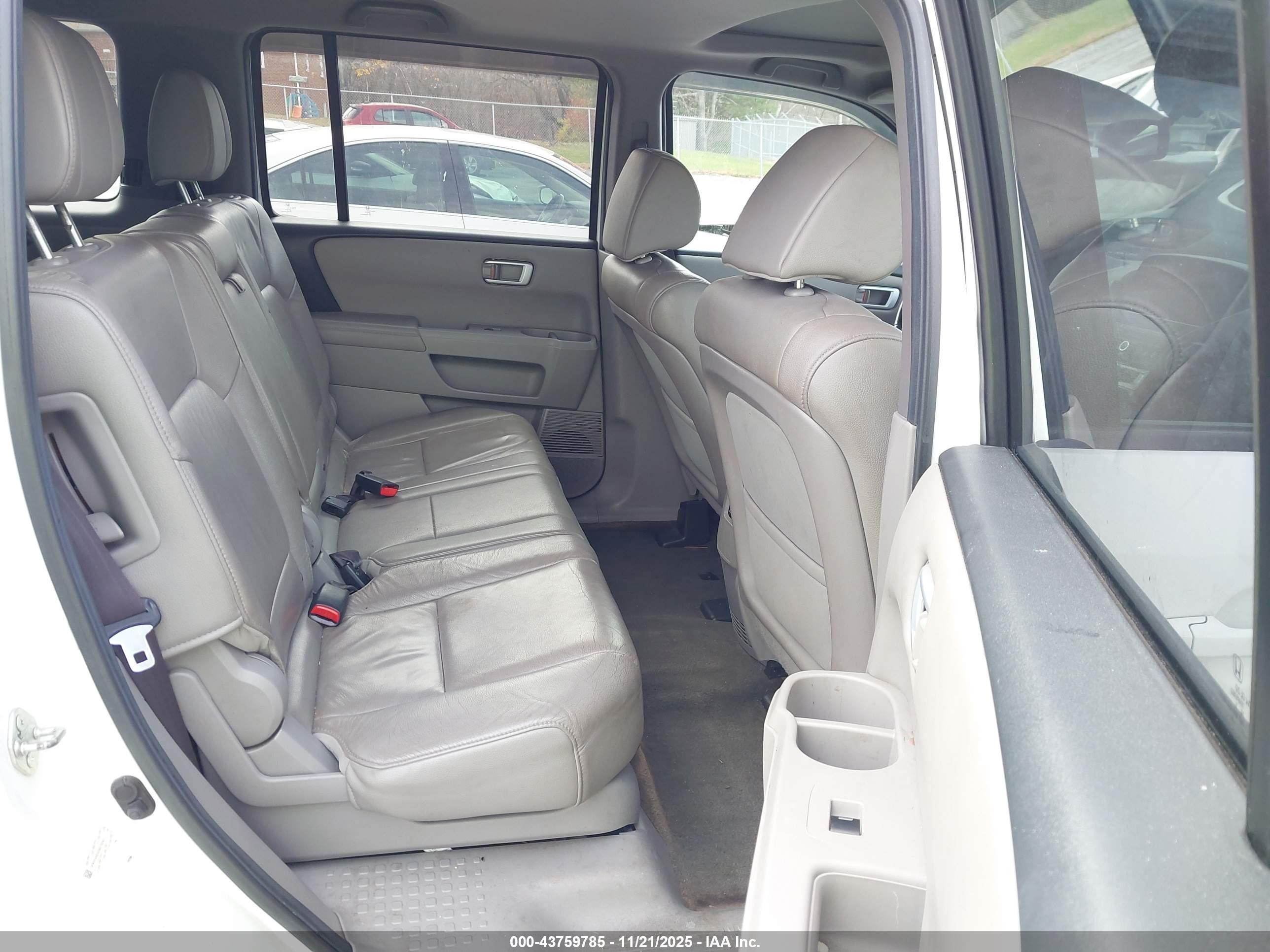 HONDA PILOT image 8