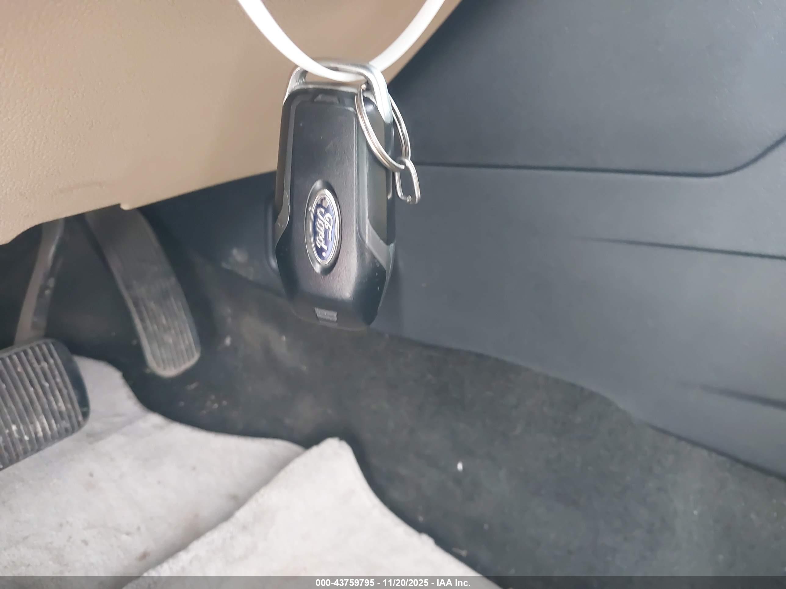 FORD EXPLORER image 11
