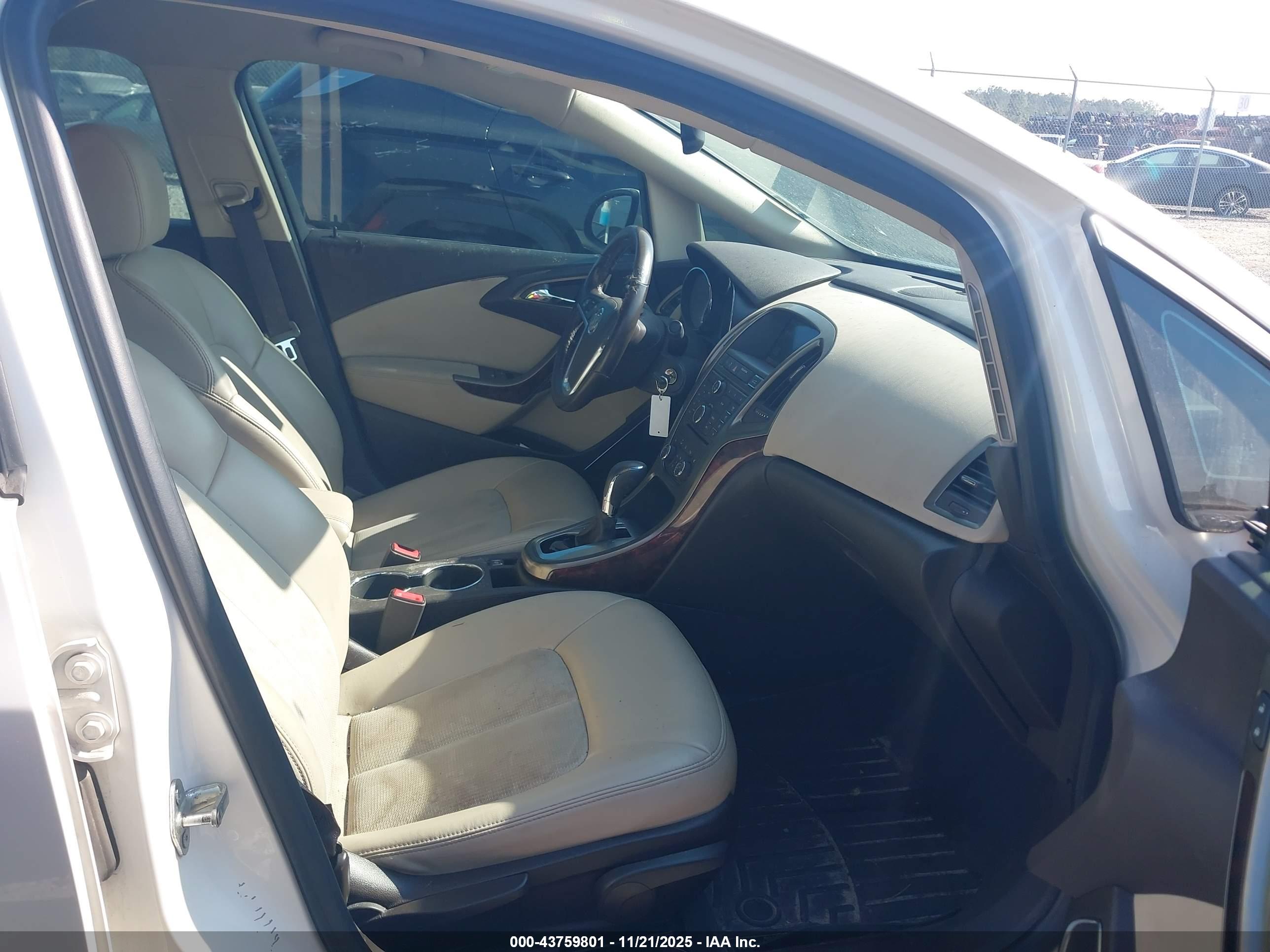BUICK VERANO image 5