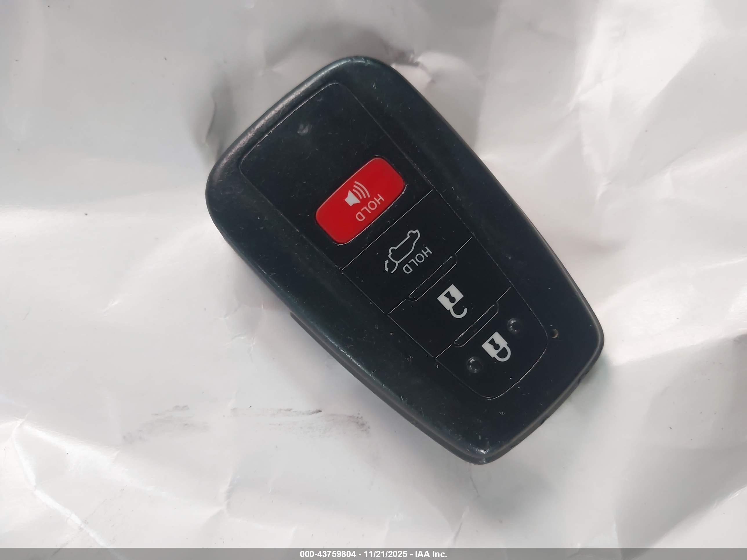 TOYOTA RAV4 image 11