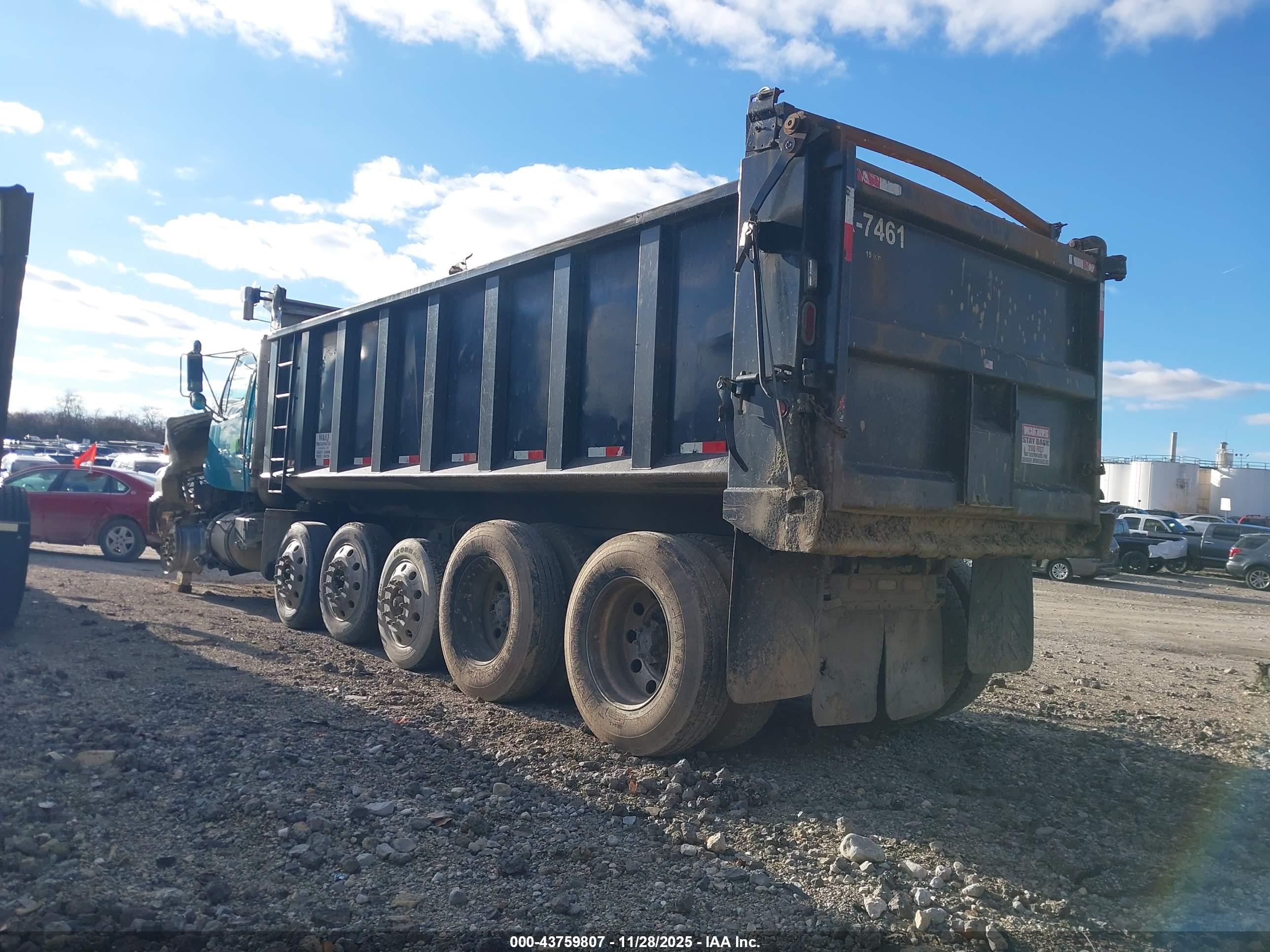 STERLING TRUCK image 3