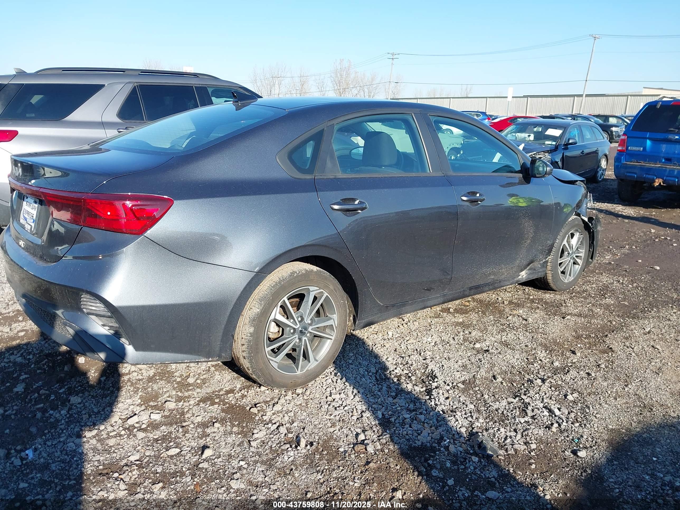 KIA FORTE image 4