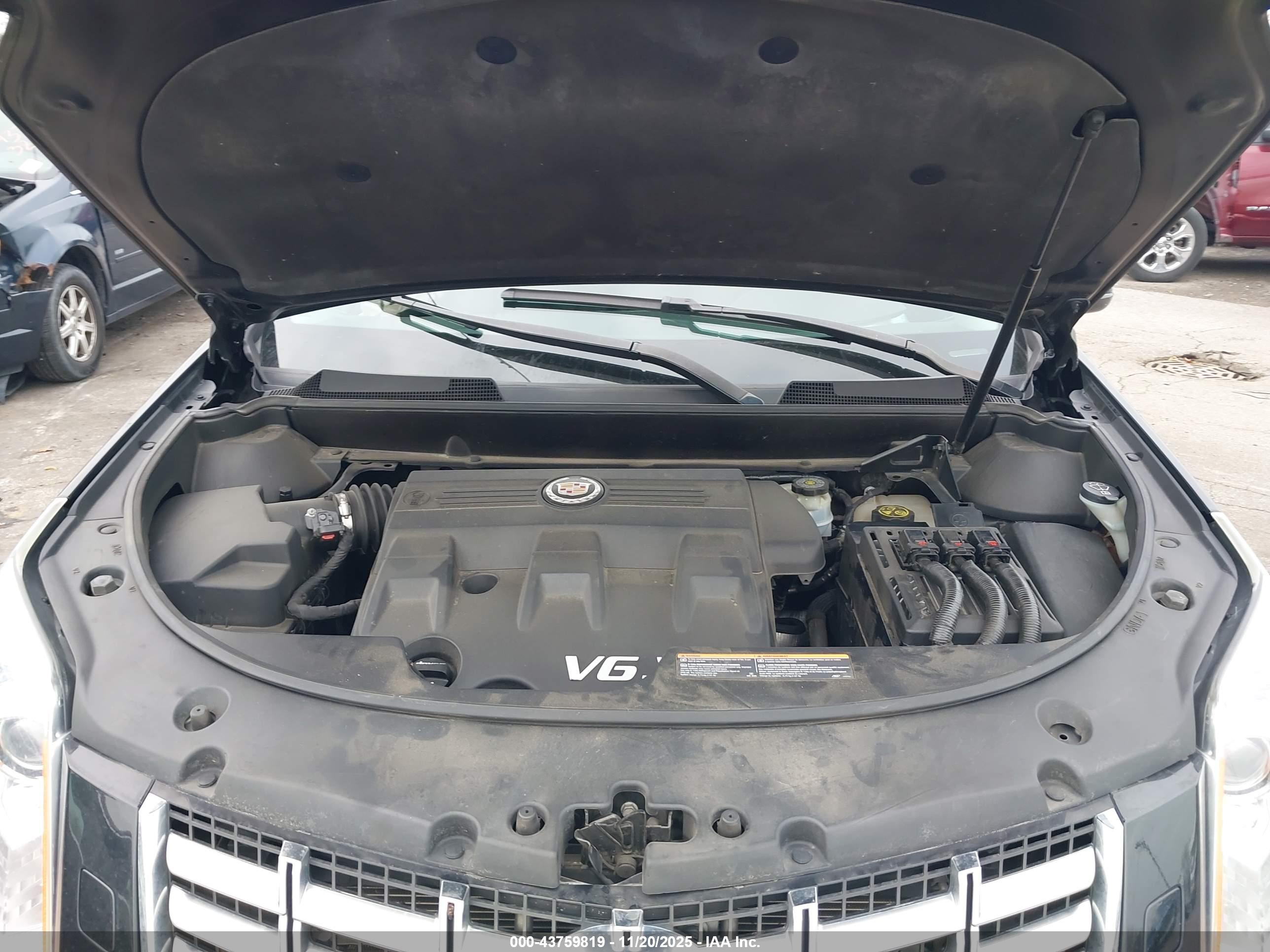 CADILLAC SRX image 10