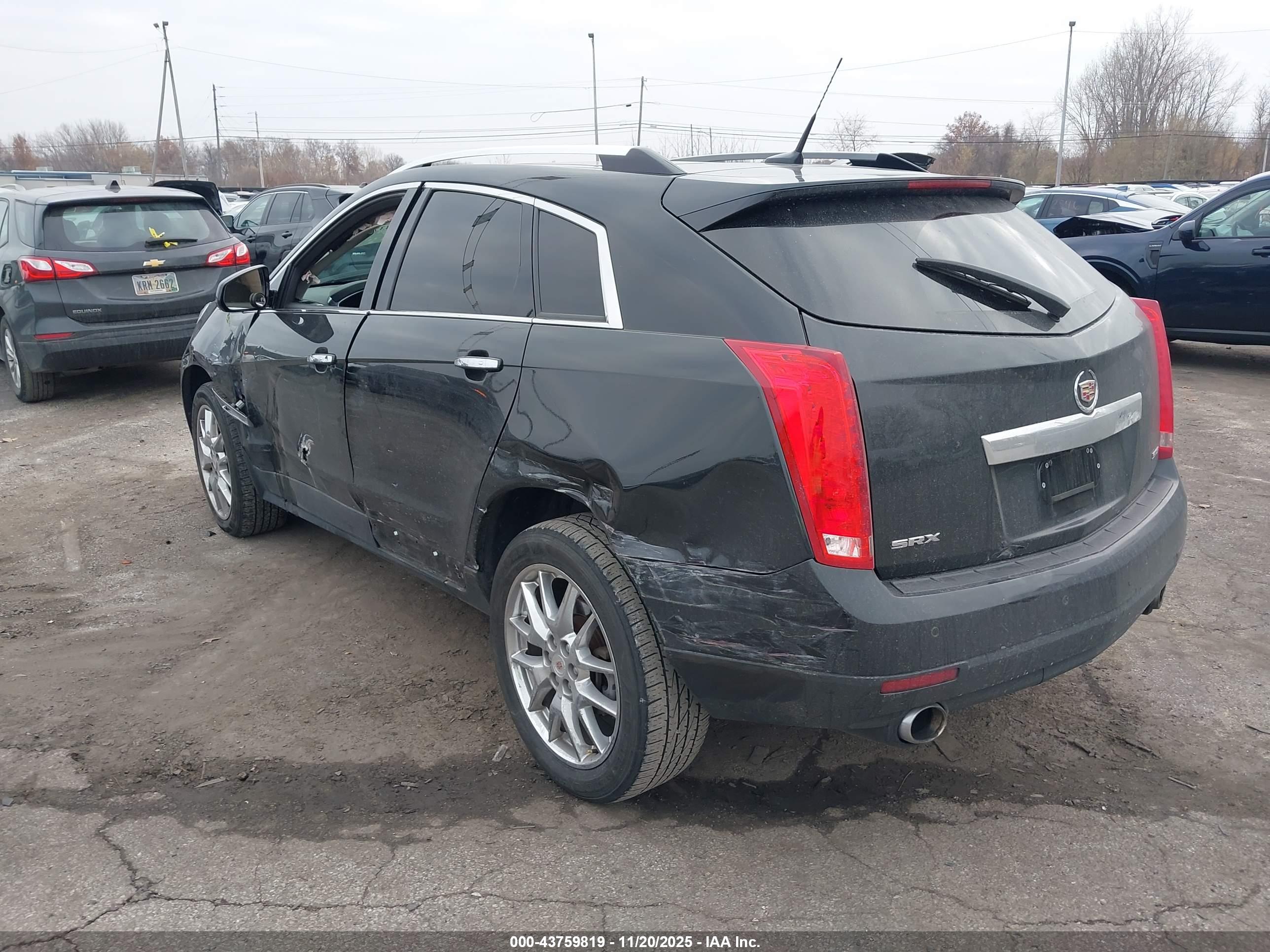 CADILLAC SRX image 3