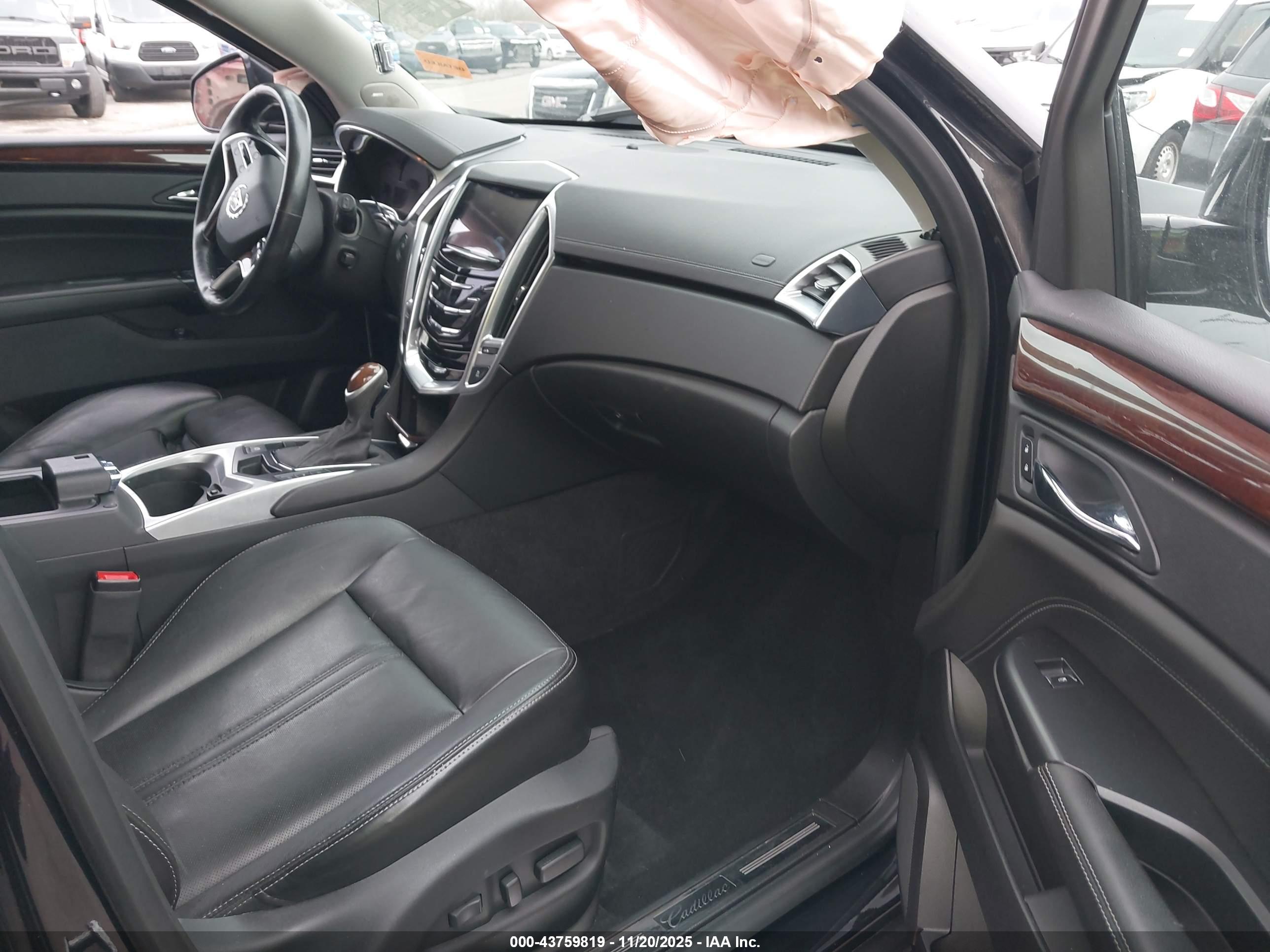 CADILLAC SRX image 5