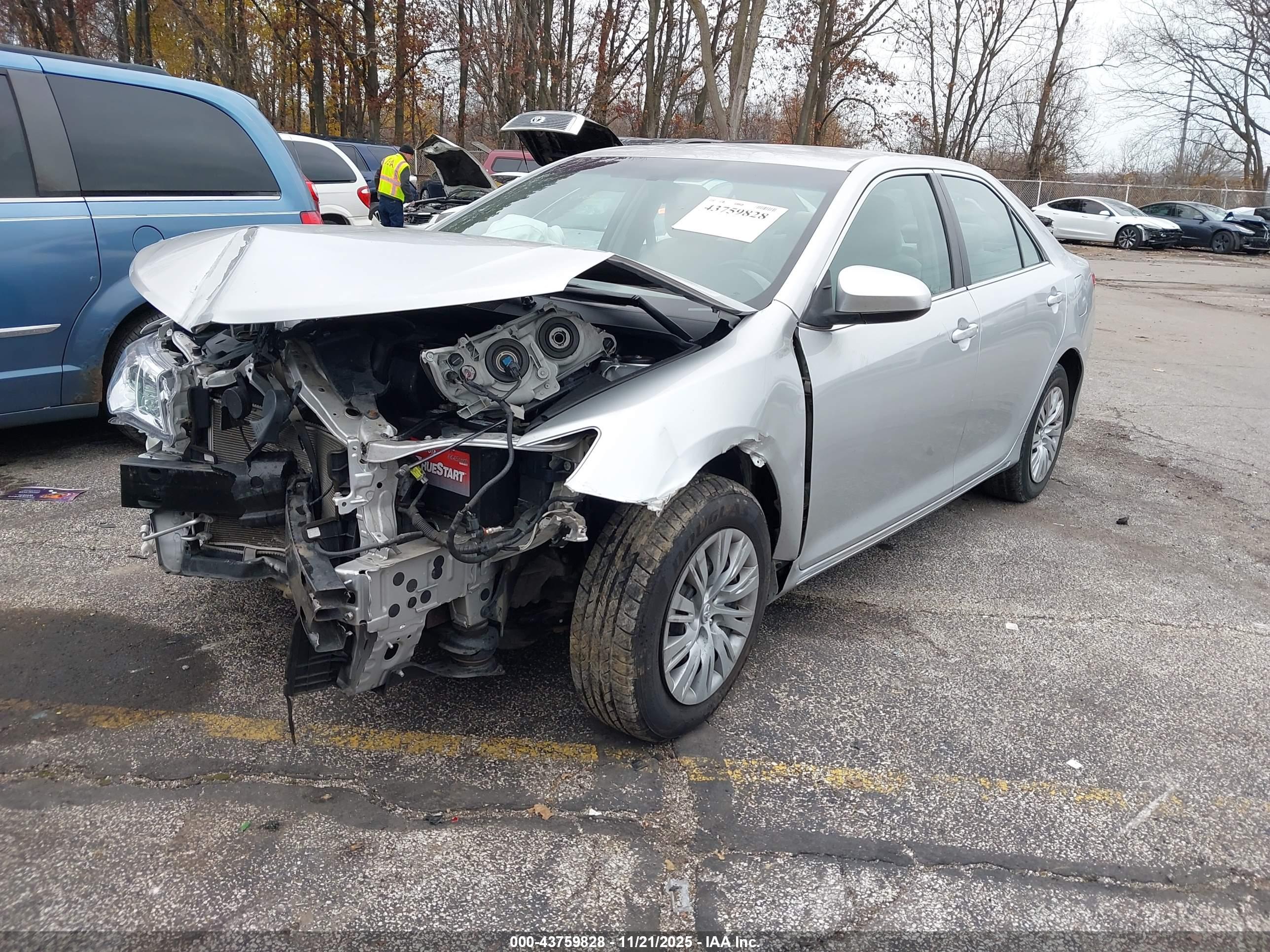 TOYOTA CAMRY image 2