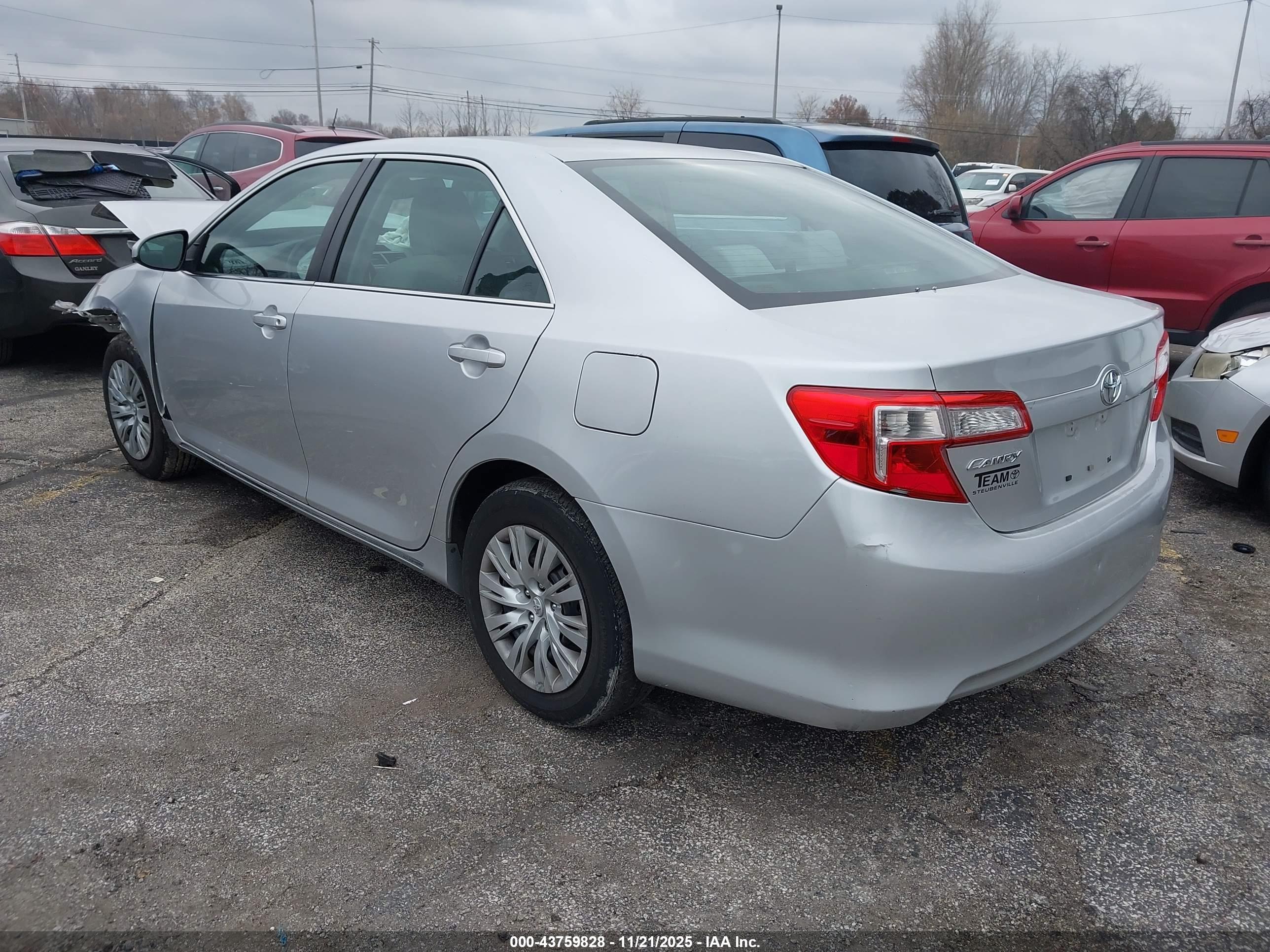 TOYOTA CAMRY image 3