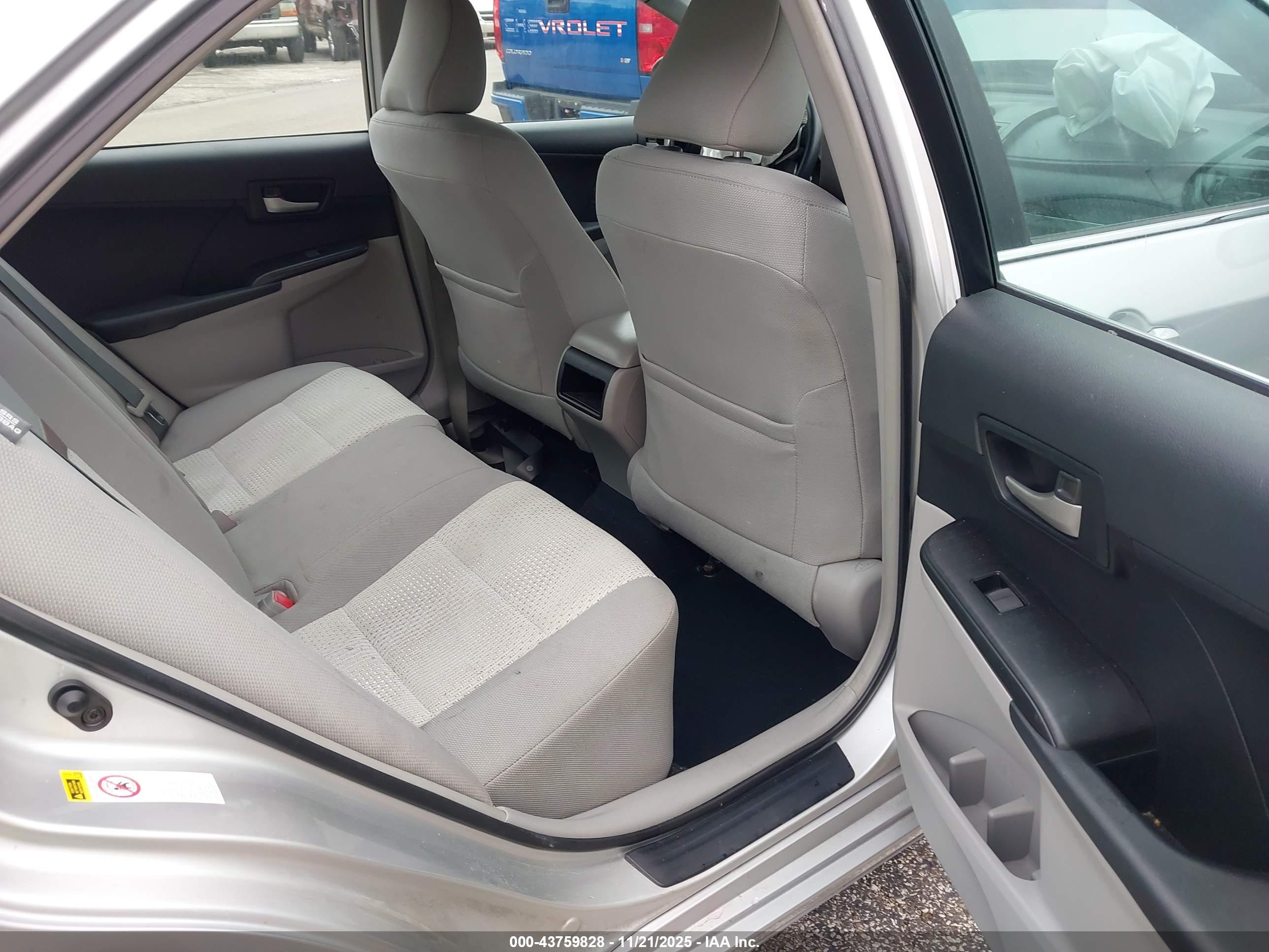TOYOTA CAMRY image 8