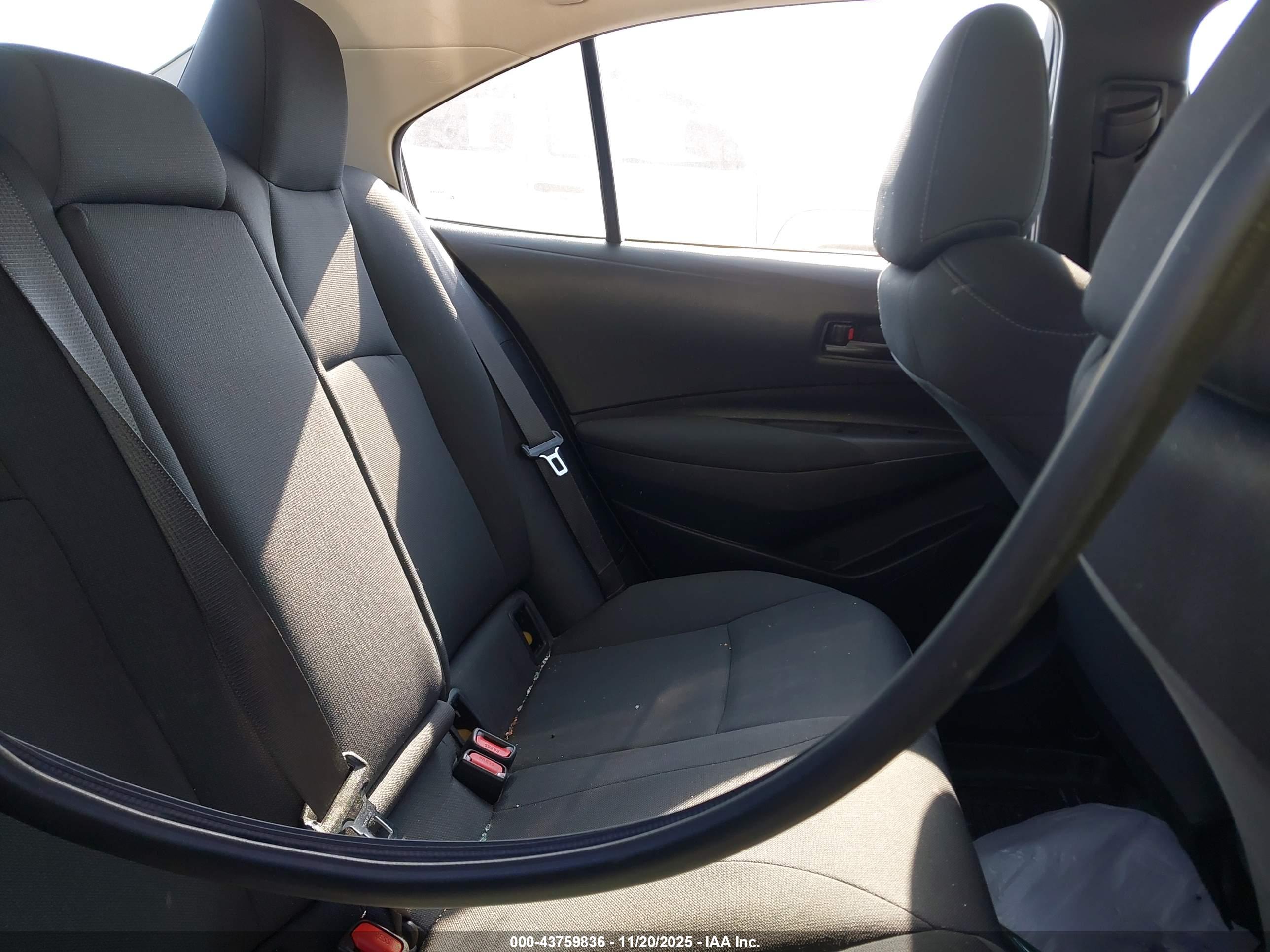 TOYOTA COROLLA image 8