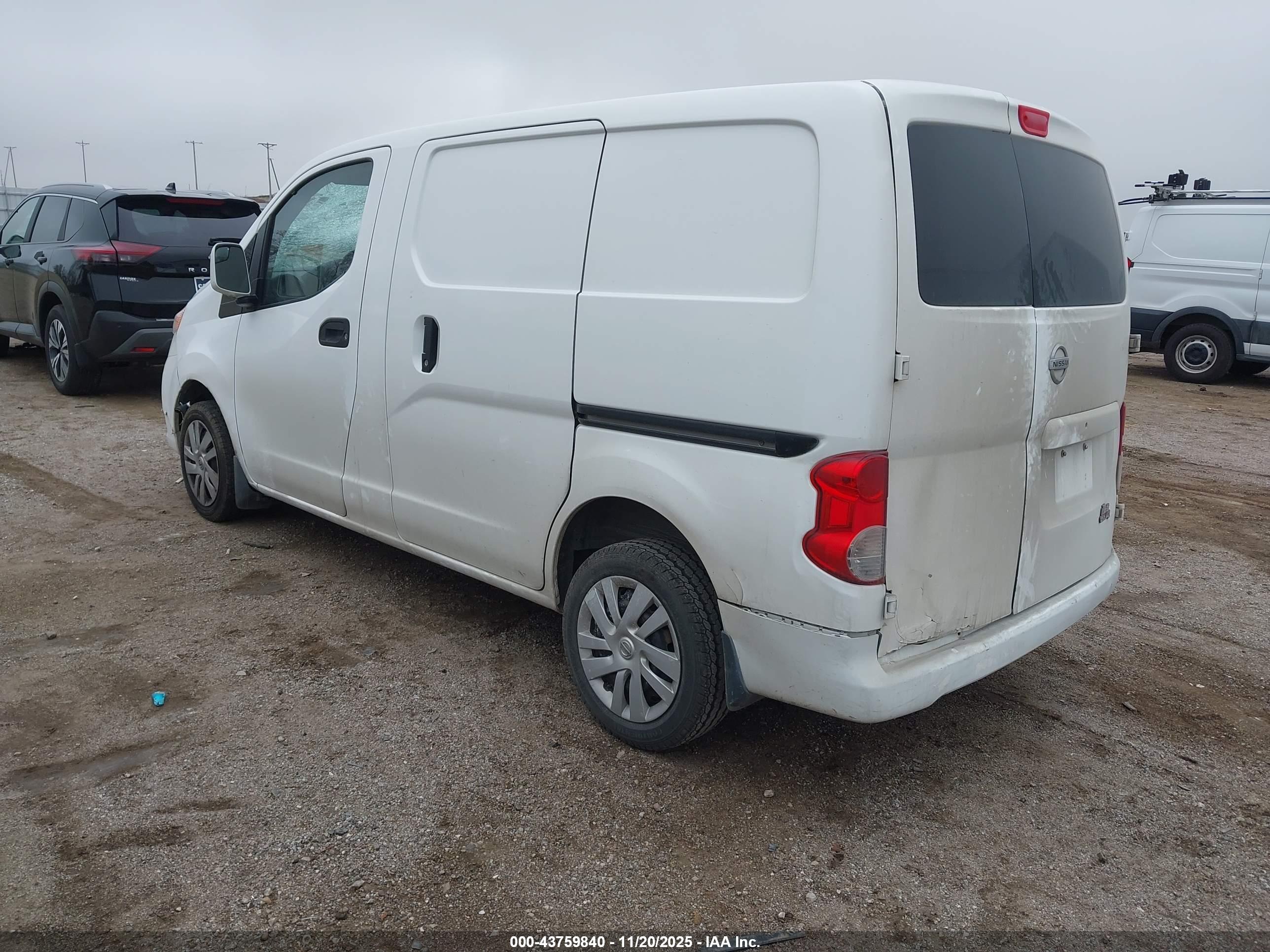 NISSAN NV200 image 3