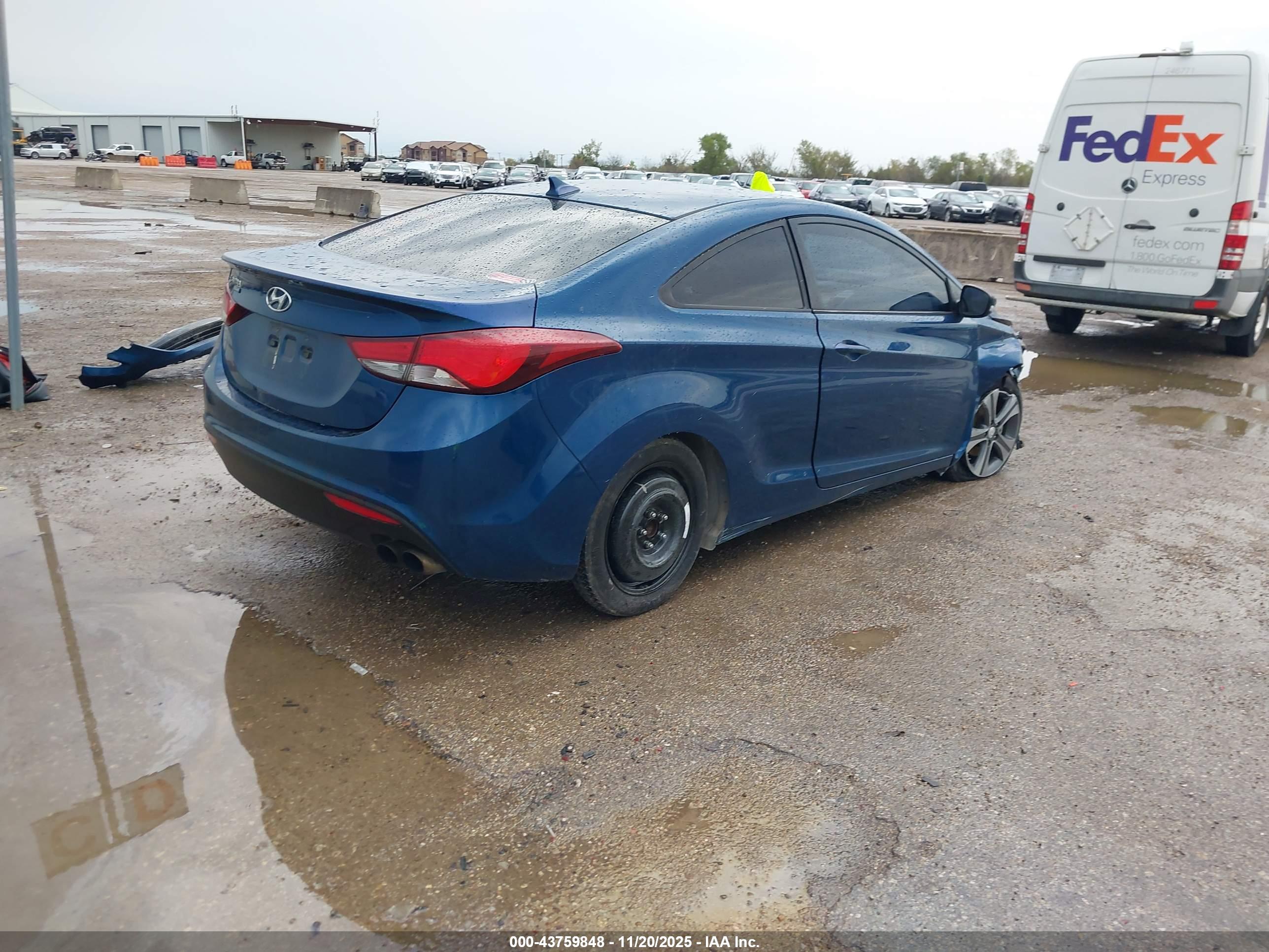 HYUNDAI ELANTRA image 4