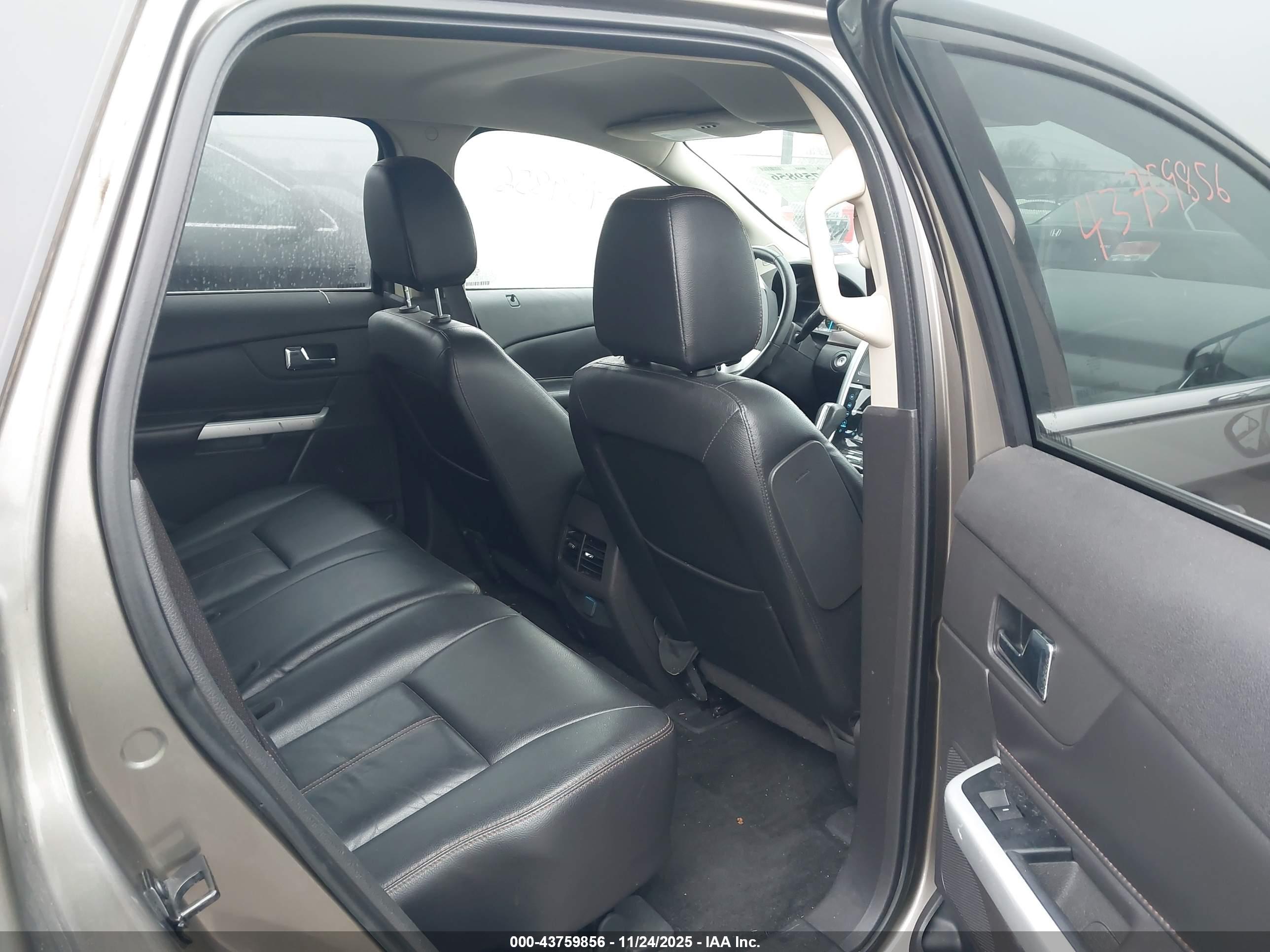 FORD EDGE image 8