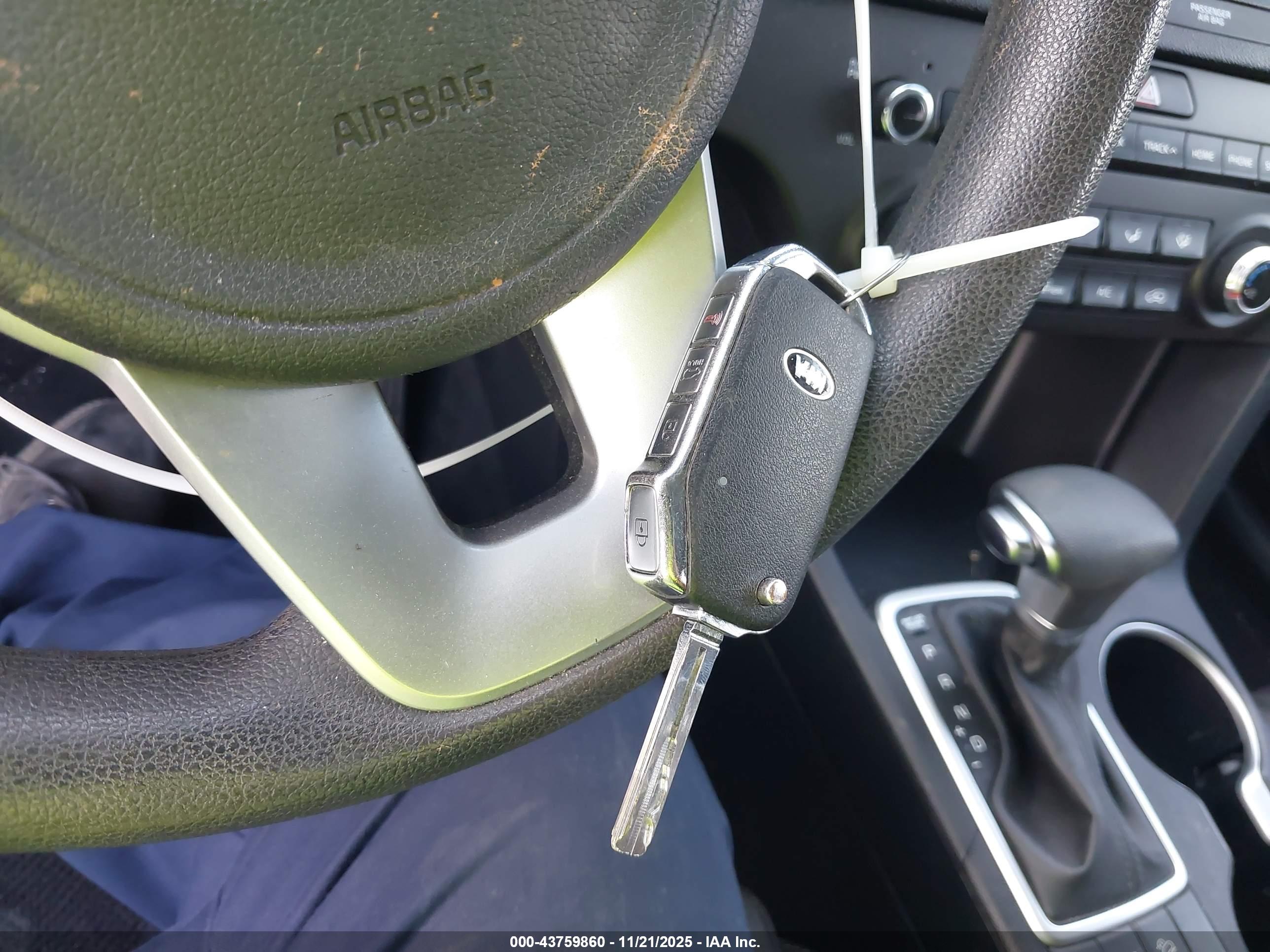 KIA SPORTAGE image 11